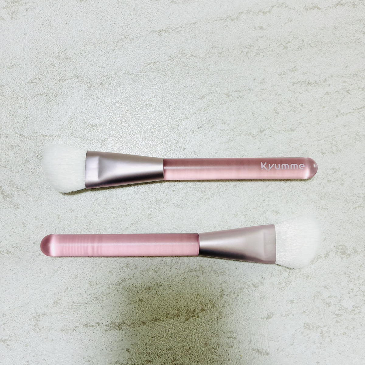 スリムフェイスブラシ/Kyumme/メイクブラシを使ったクチコミ（3枚目）