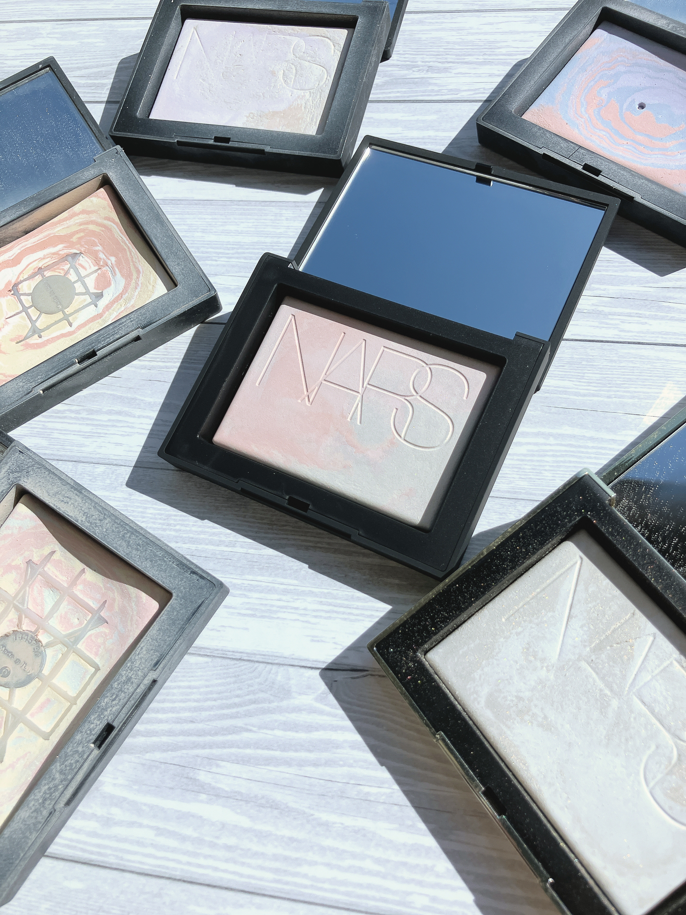ライトリフレクティング プリズマティックパウダー 04454 SOLSTICE/NARS/プレストパウダーを使ったクチコミ（2枚目）