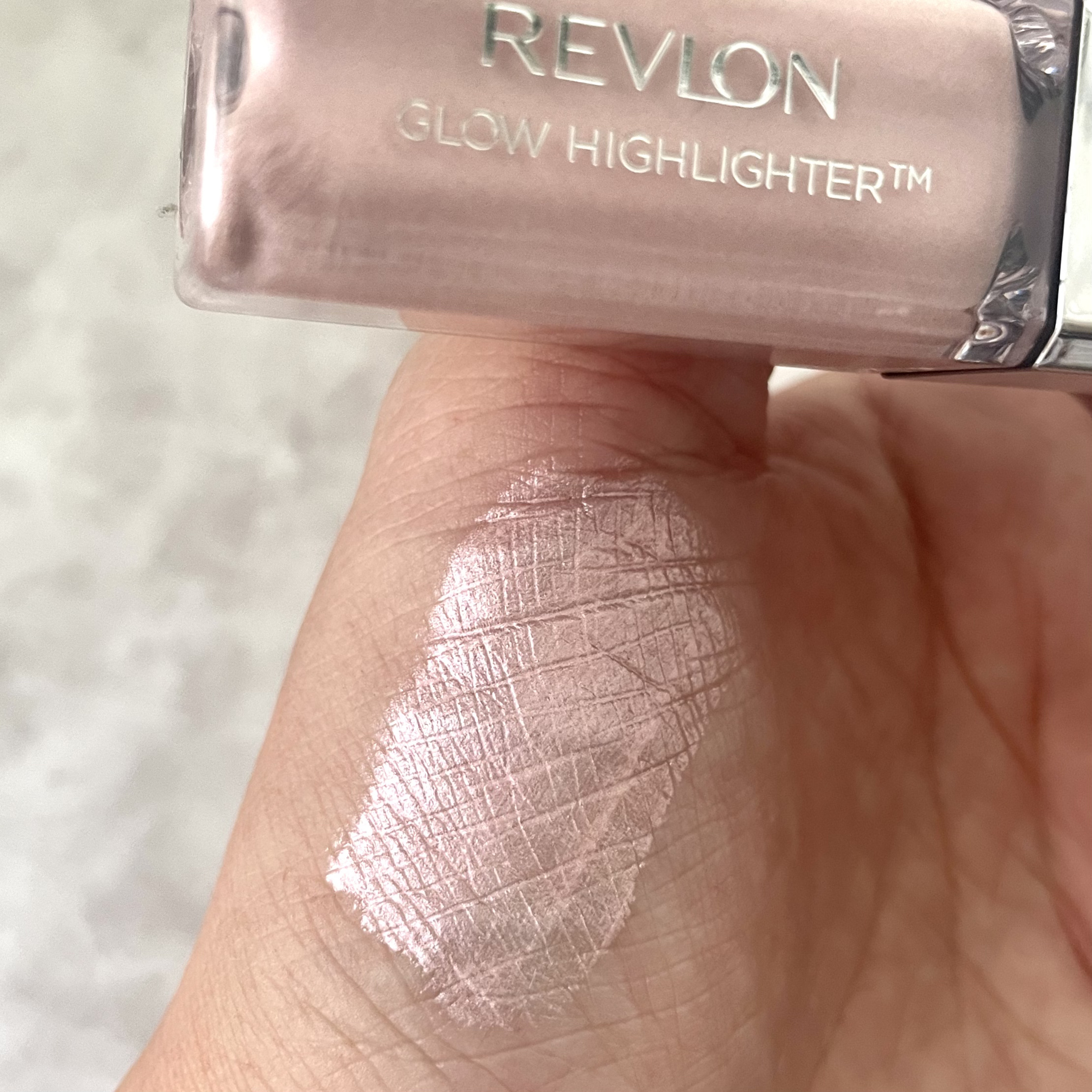 レブロン グロウ ハイライター/REVLON/リキッドハイライトを使ったクチコミ（3枚目）