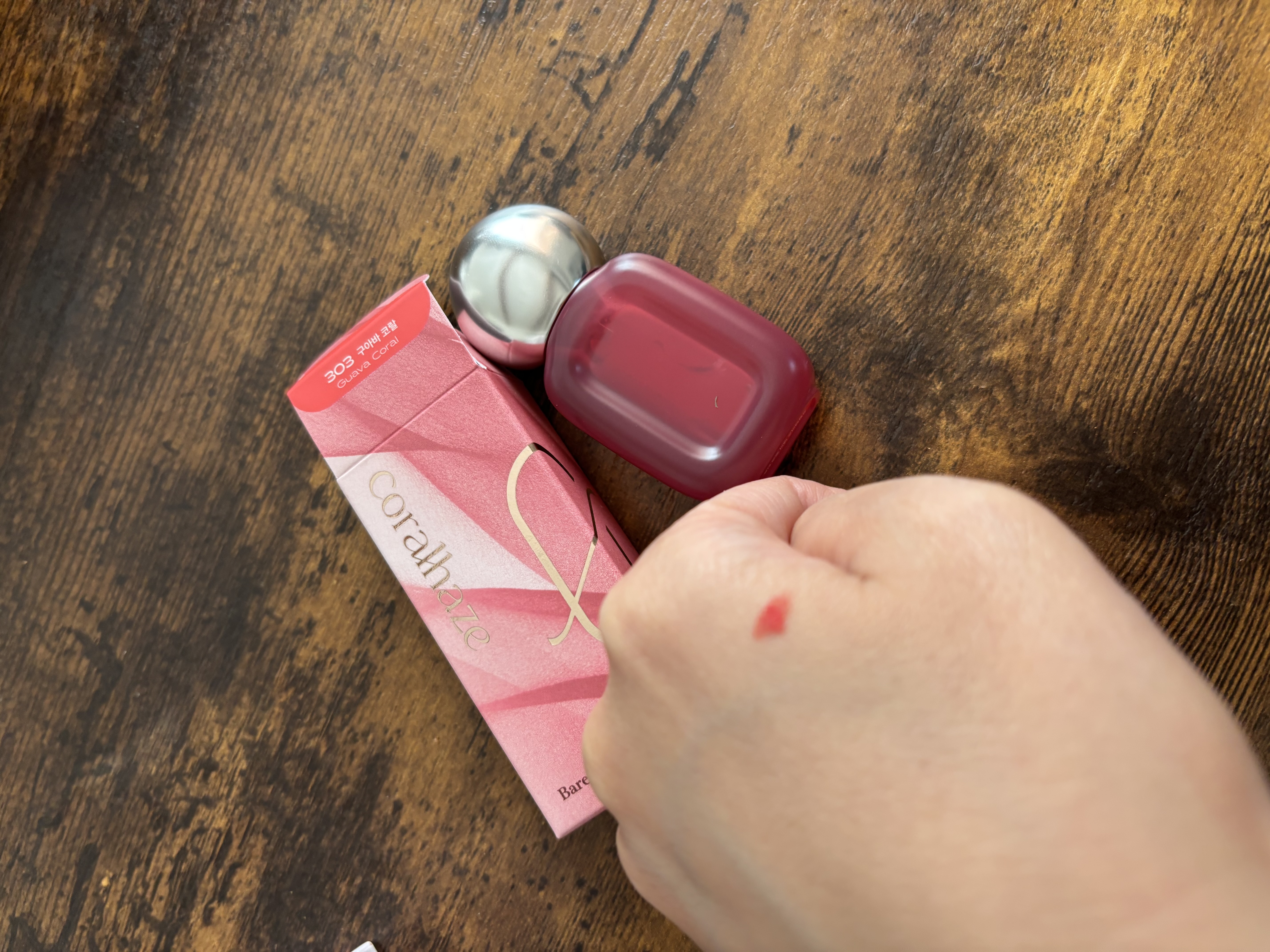 ベア ベルベット ティント 303 グアバコーラル/Coralhaze/リップティントを使ったクチコミ（2枚目）