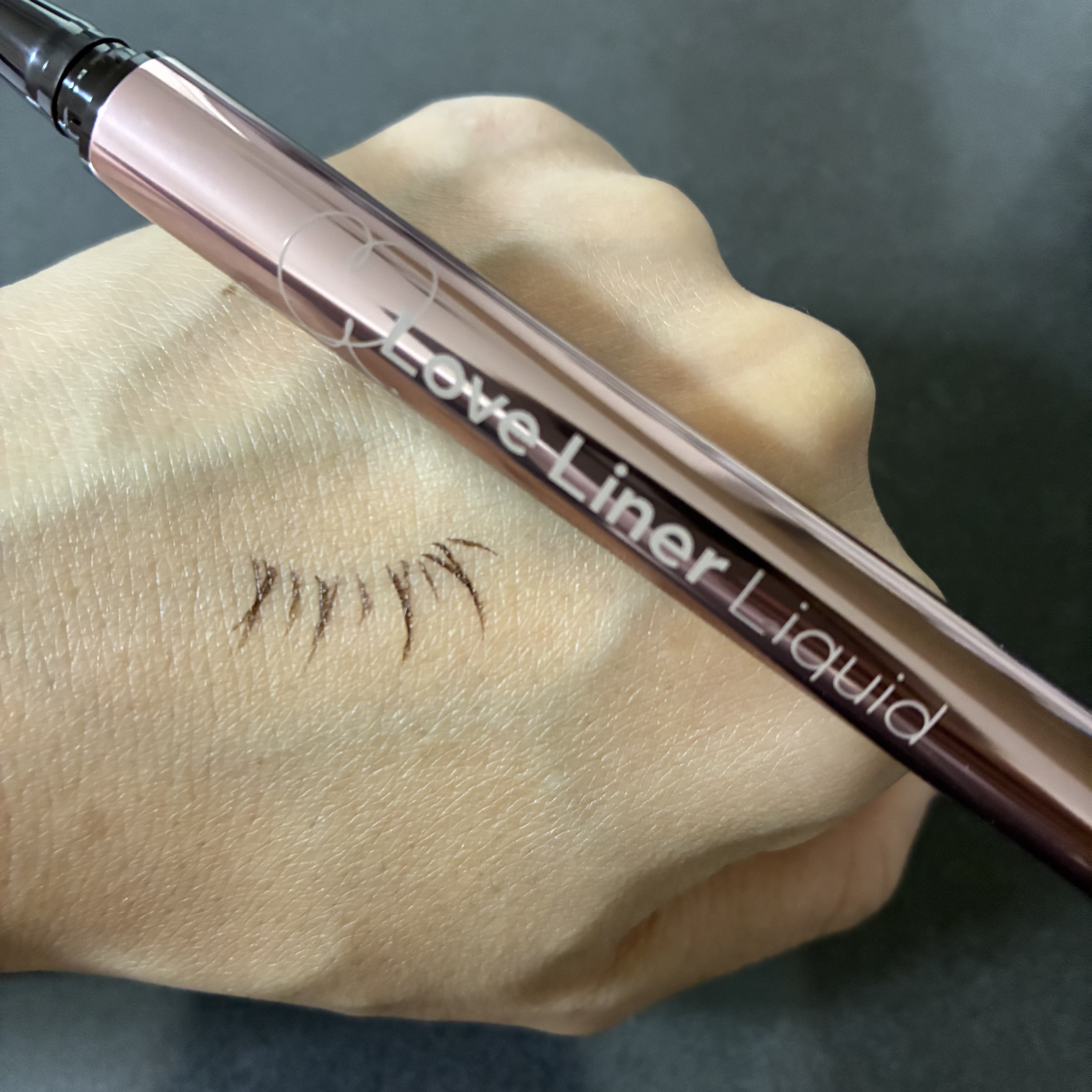 リキッドアイライナーR5 極細筆/ラブ・ライナー/リキッドアイライナーを使ったクチコミ（2枚目）