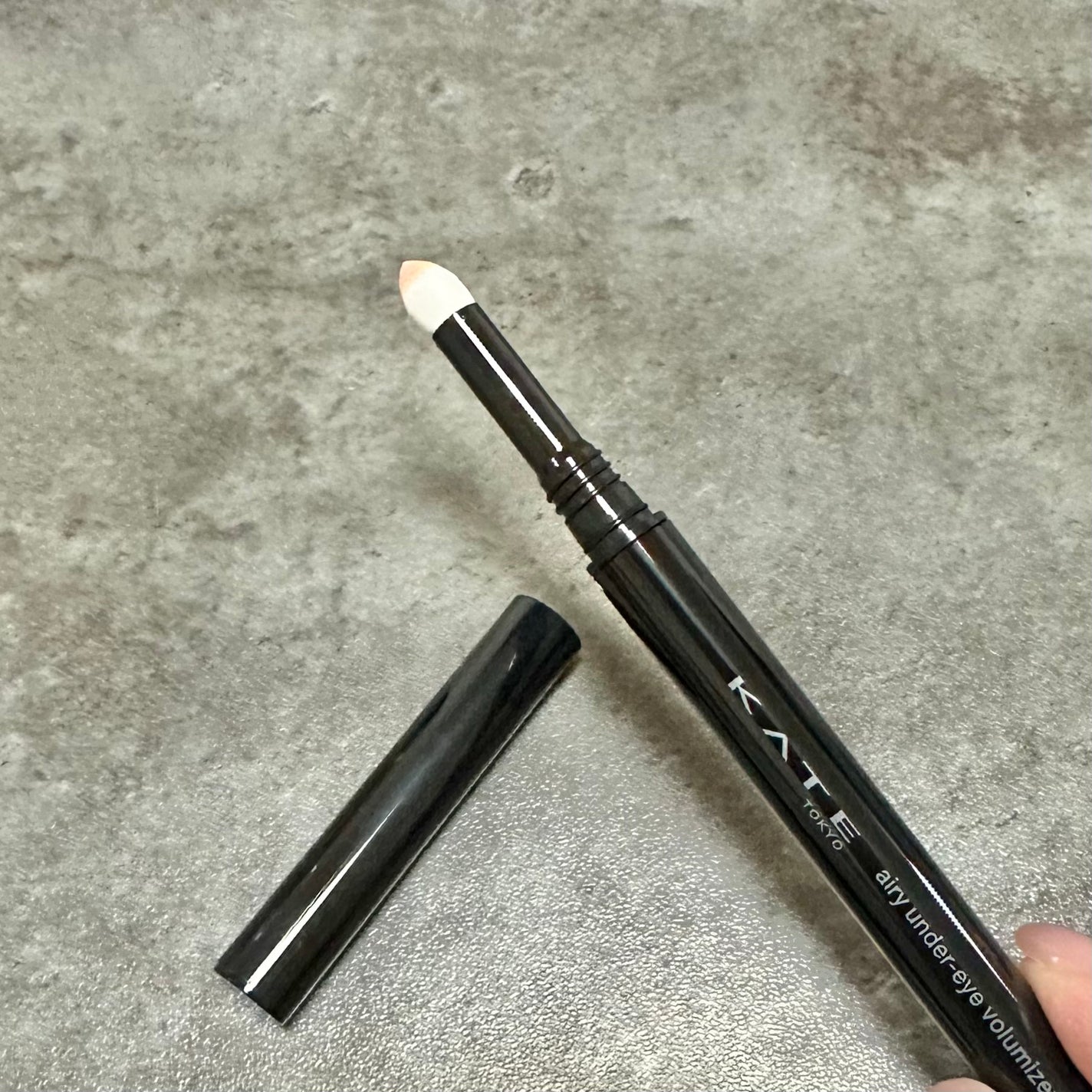 ケイト エアリーアンダーアイボリューマー/KATE/スティックアイシャドウを使ったクチコミ(2枚目)