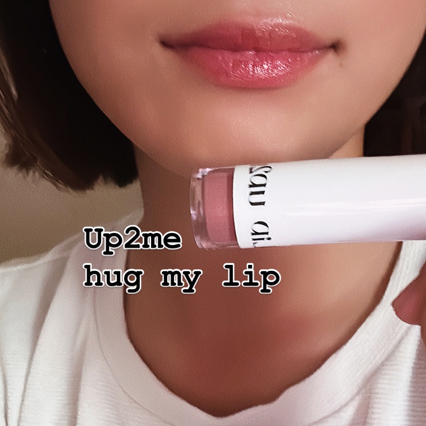 可愛いリップをいただきました😍


唇薄いのコンプレックスなので
プランパー効果しっかりあって
嬉しいです〜

💫4つなのは
色落ちがまあまあ気になるからです🙏

プランパー効果あって
まあまあグロスに近い感じなので
仕方ないかなと思