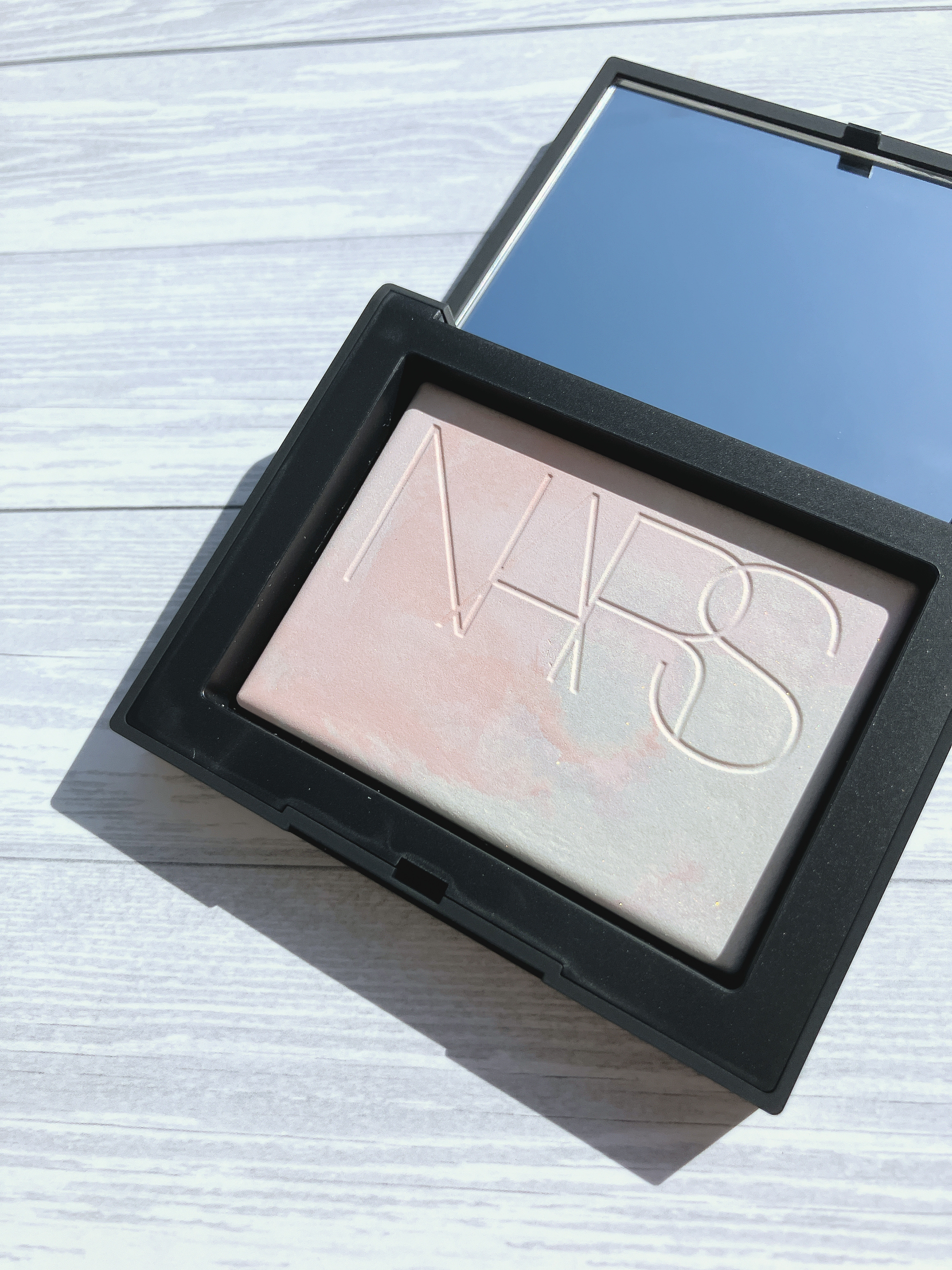 ライトリフレクティング プリズマティックパウダー 04454 SOLSTICE/NARS/プレストパウダーを使ったクチコミ（1枚目）