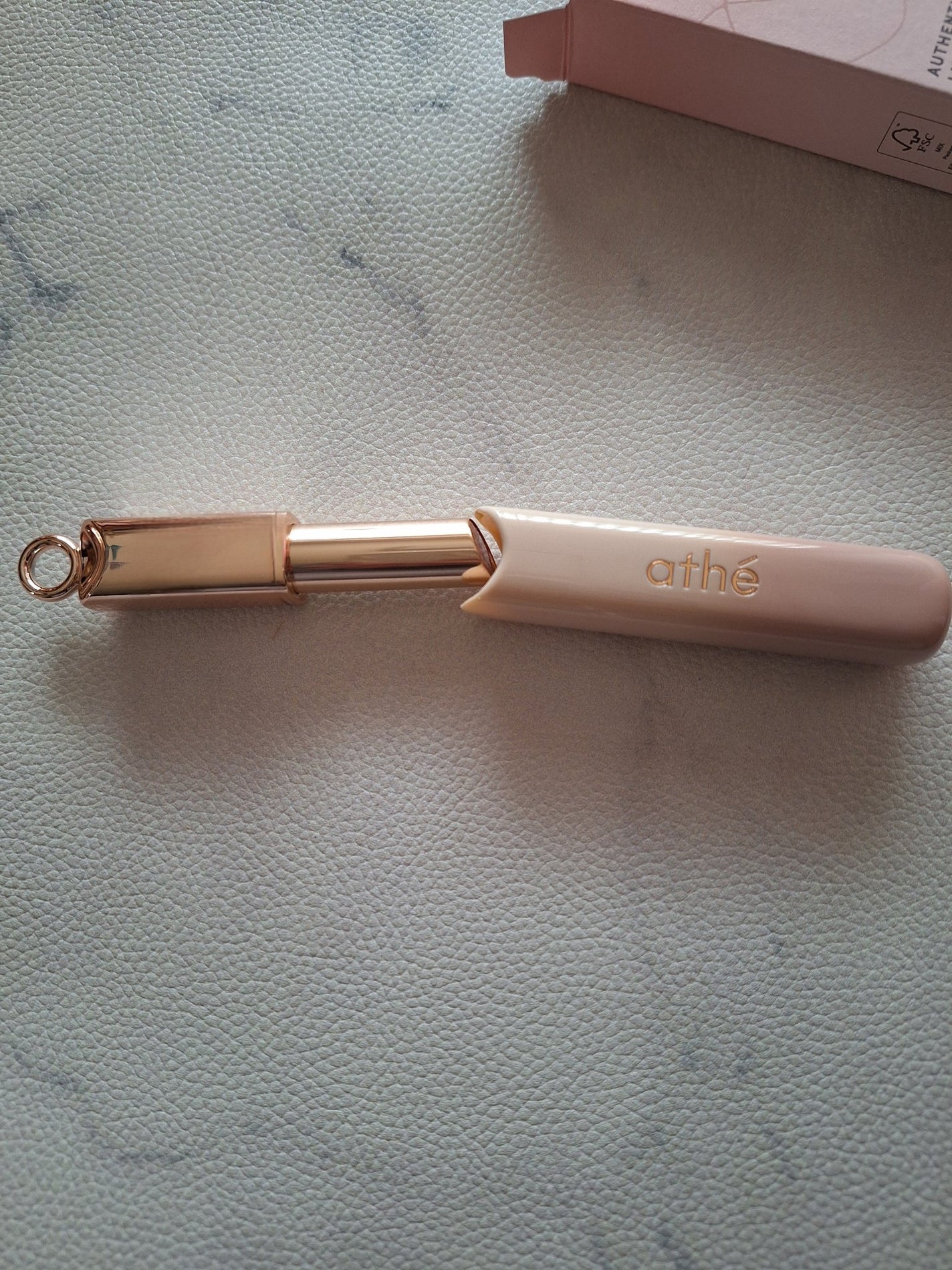 オーセンティック リップ グローイ バーム/athé/口紅を使ったクチコミ(2枚目)