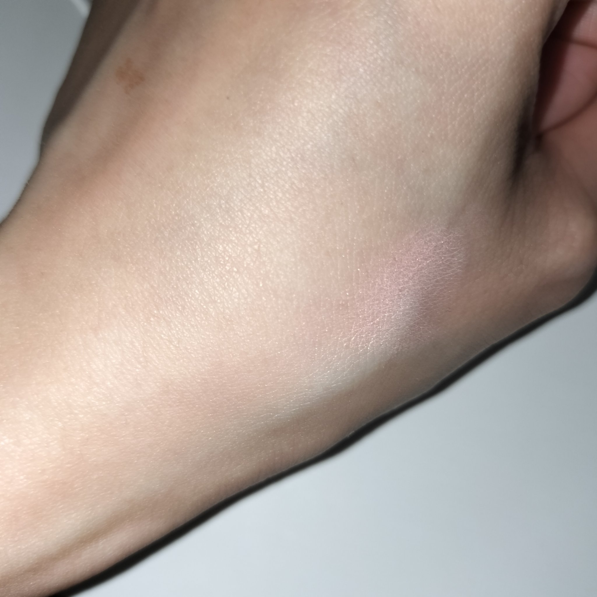 Milk Touch タッチ マイ チークのクチコミ「Milk Touch／タッチ マイ チーク　05

思ったより付き方が濃くて調整が私は難しかっ.....」（3枚目）