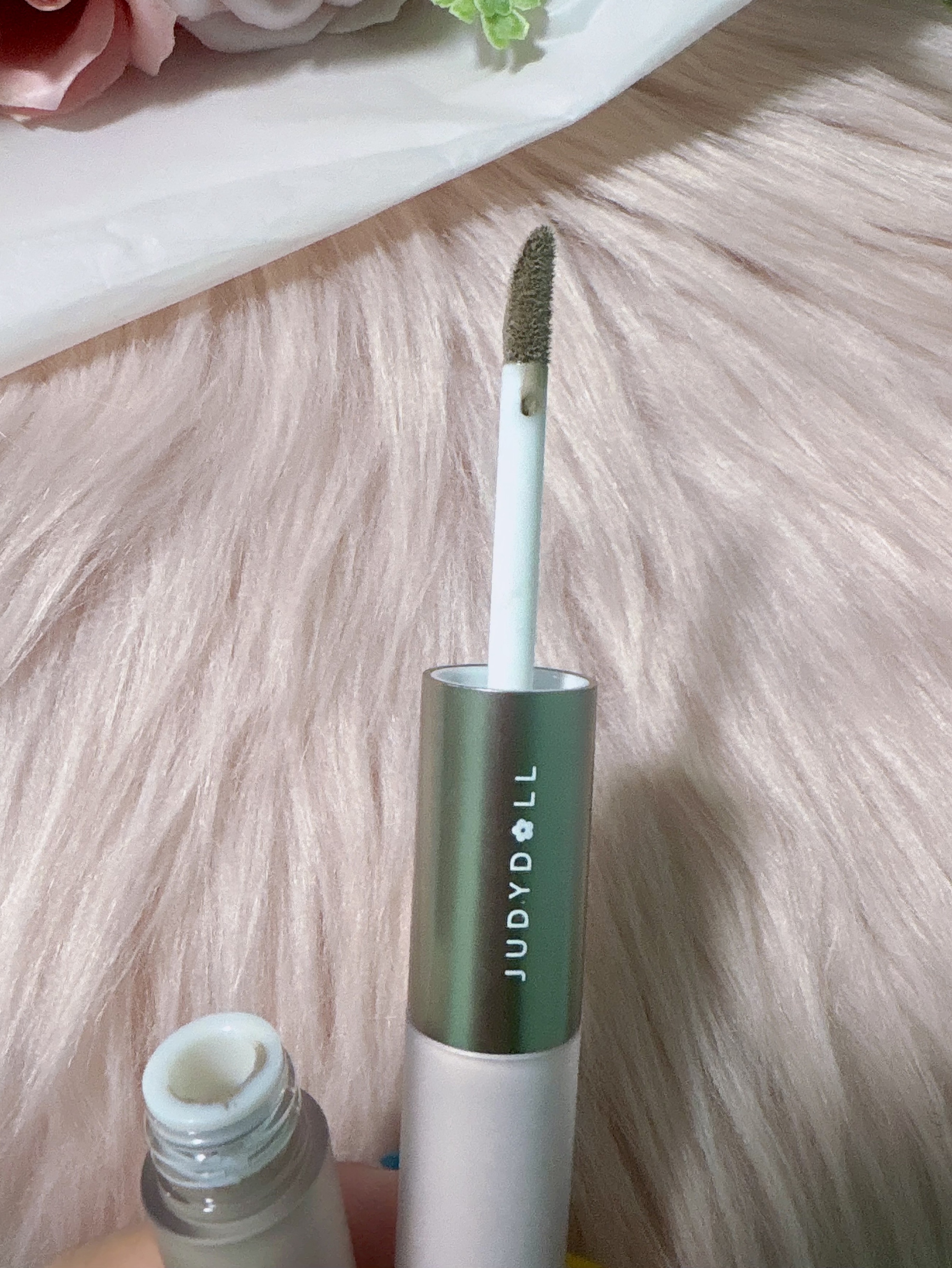 JUDYDOLL リキッドハイライター&コントゥアのクチコミ「〖JUDYDOLL〗1本て2役!! 便利なリキッドハイライター&コントゥアです❤︎

1本て2.....」（2枚目）