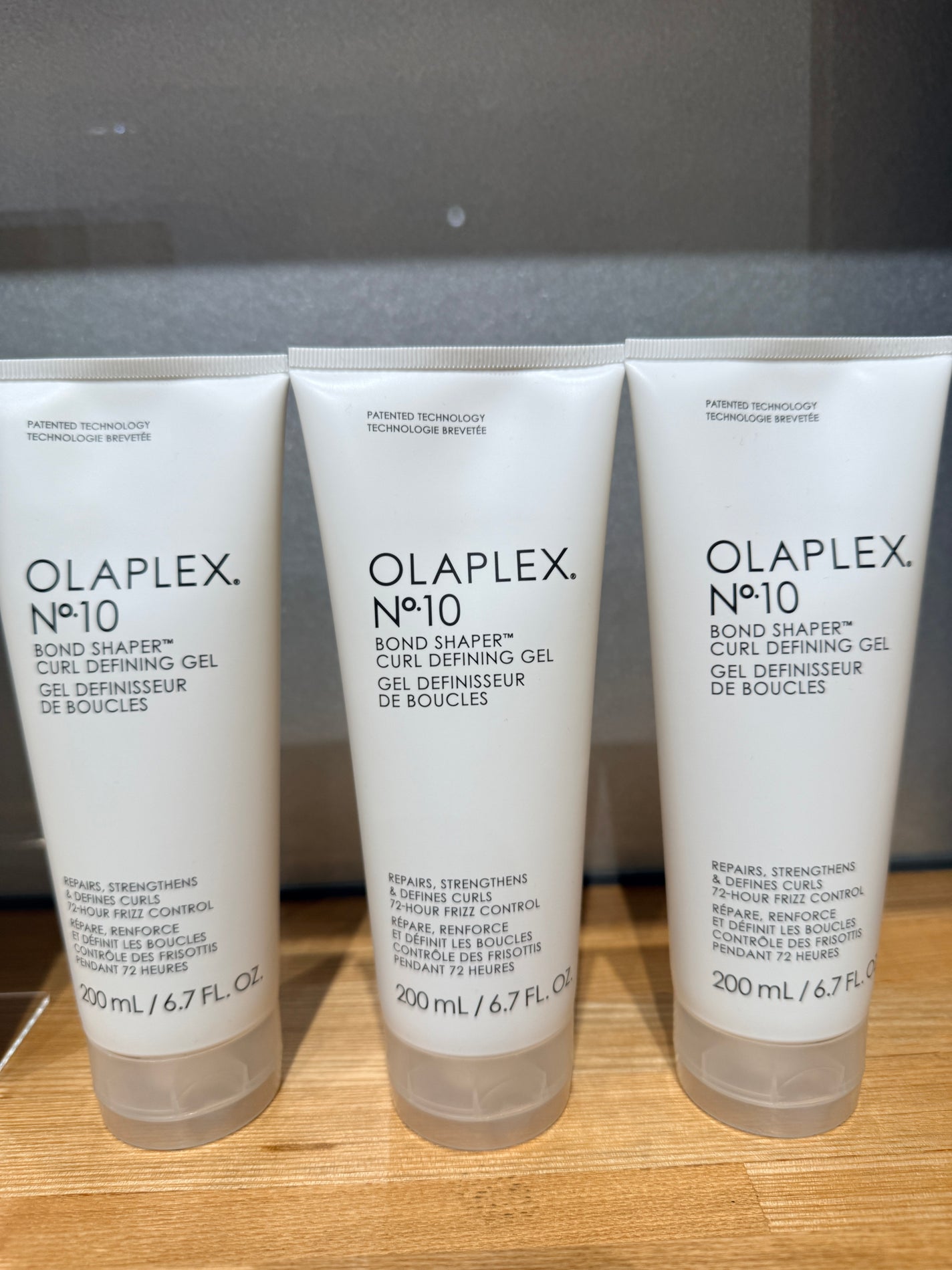 Shiho Arai on LIPS 「大人気ヘアケアブランドであるOLAPLEX(オラブレックス)。..」(5枚目)