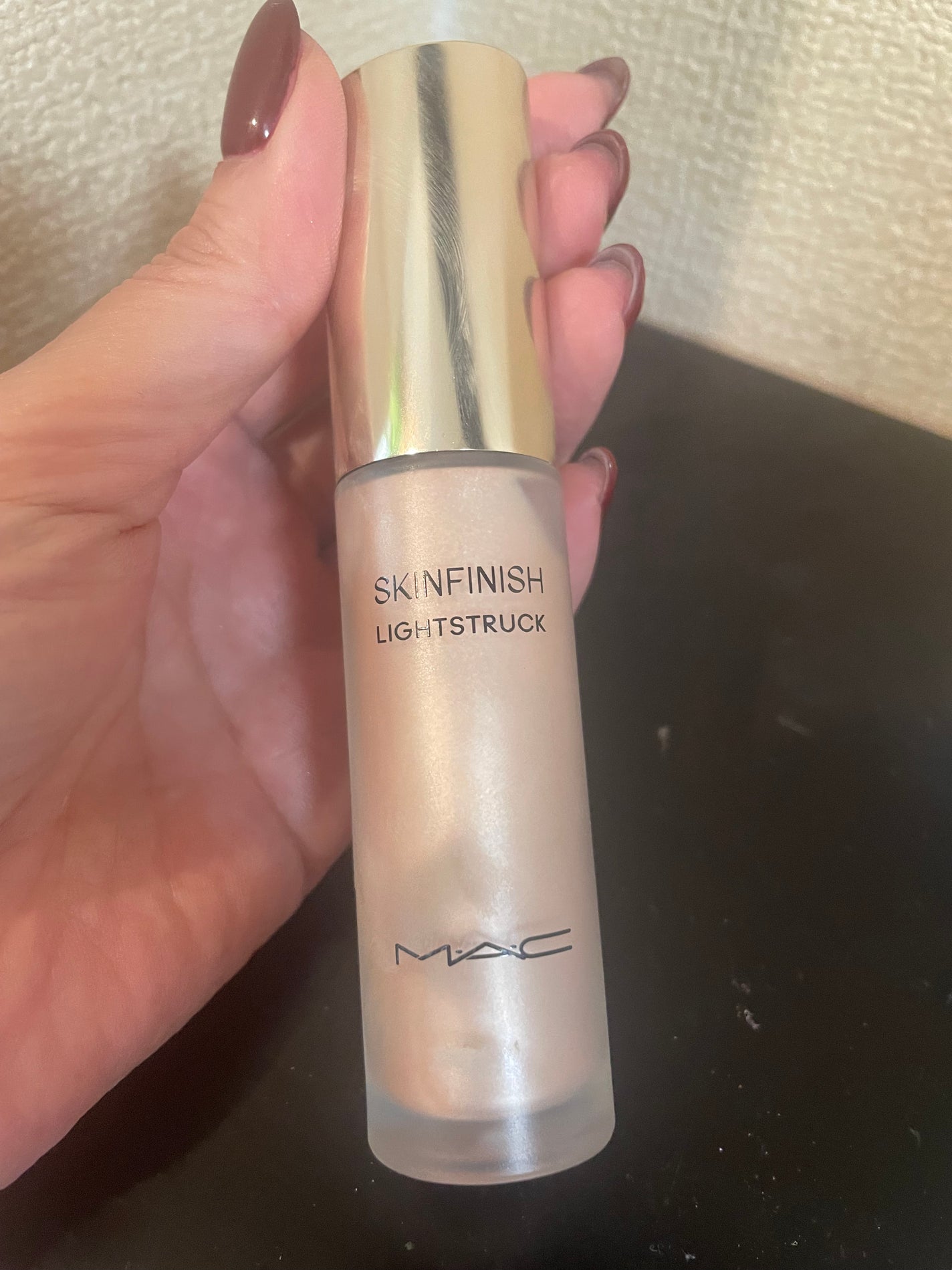 スキンフィニッシュ ライトストラック リキッド ハイライター/M・A・C/リキッドハイライトを使ったクチコミ(1枚目)