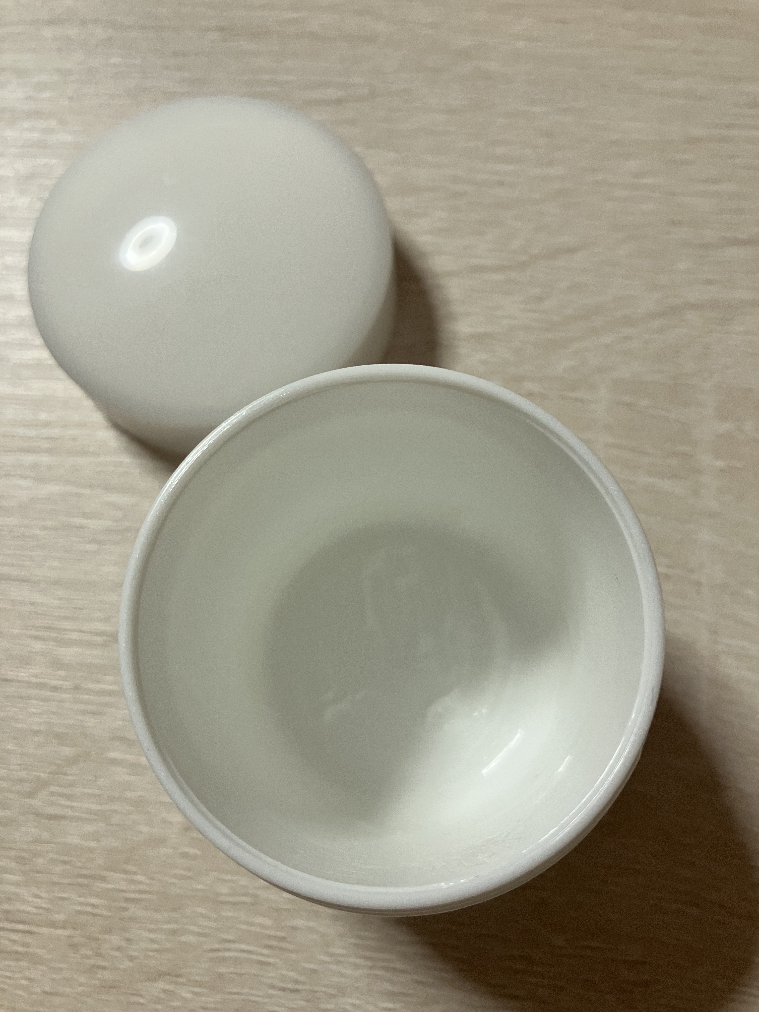 なめらか本舗 薬用リンクルナイトクリーム ホワイト

しっかりしたクリームで塗りやすかった
伸びも良かったしクセもない

エイジングケア的なことはよくわからなかったけど、保湿感はしっかりあった！

#ナイトクリーム #なめらか本舗 #豆乳イ