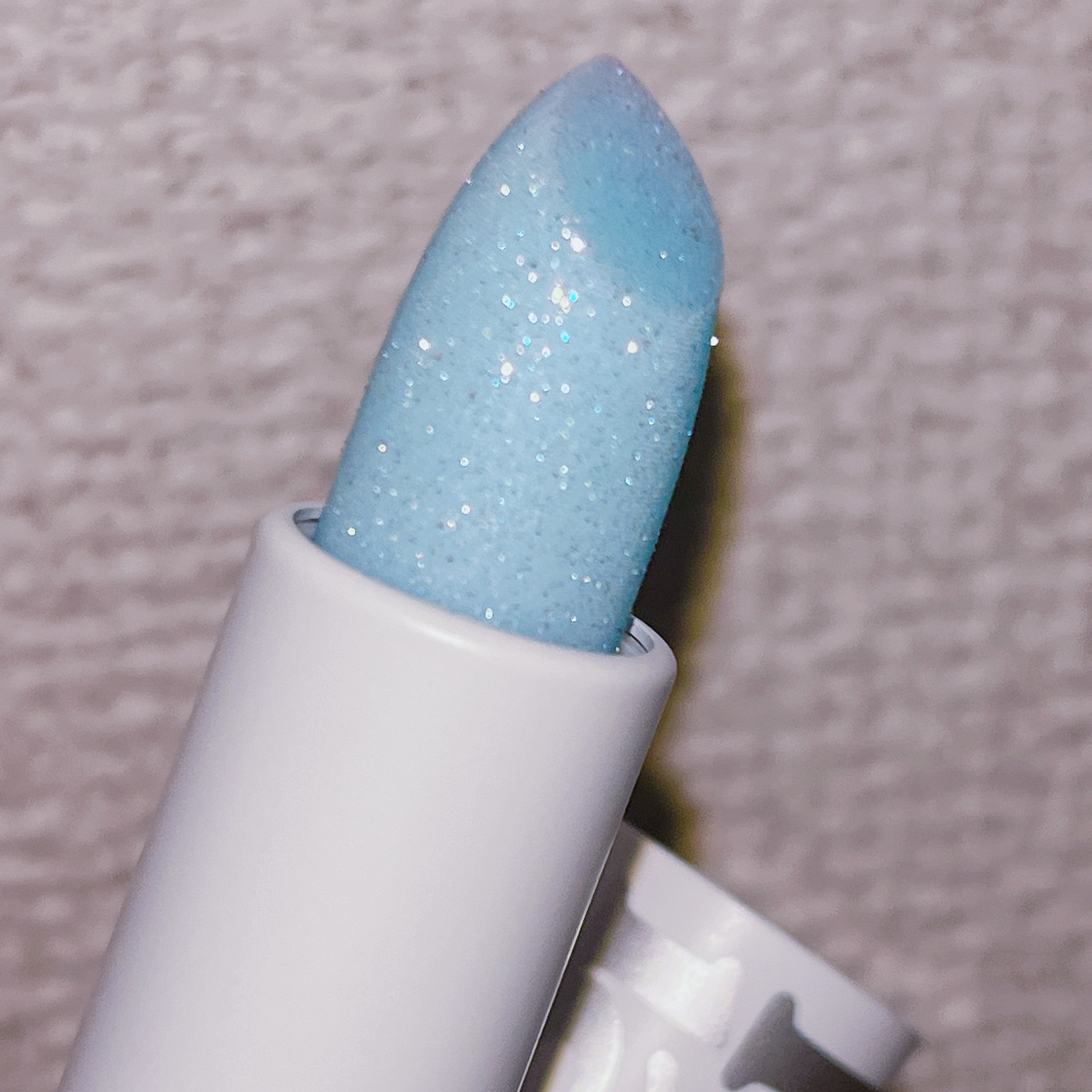 グレイシャーヴィーガンリップバーム NO.2  BLUE LAGOON ブルーラグーン/unleashia/リップバームを使ったクチコミ（2枚目）