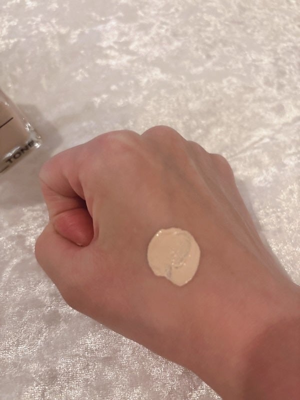 MAI【フォロバ&リムバ100】 on LIPS 「❤︎【ABOUTTONE】❤︎まるで素肌のように軽やかで心地よ..」(7枚目)