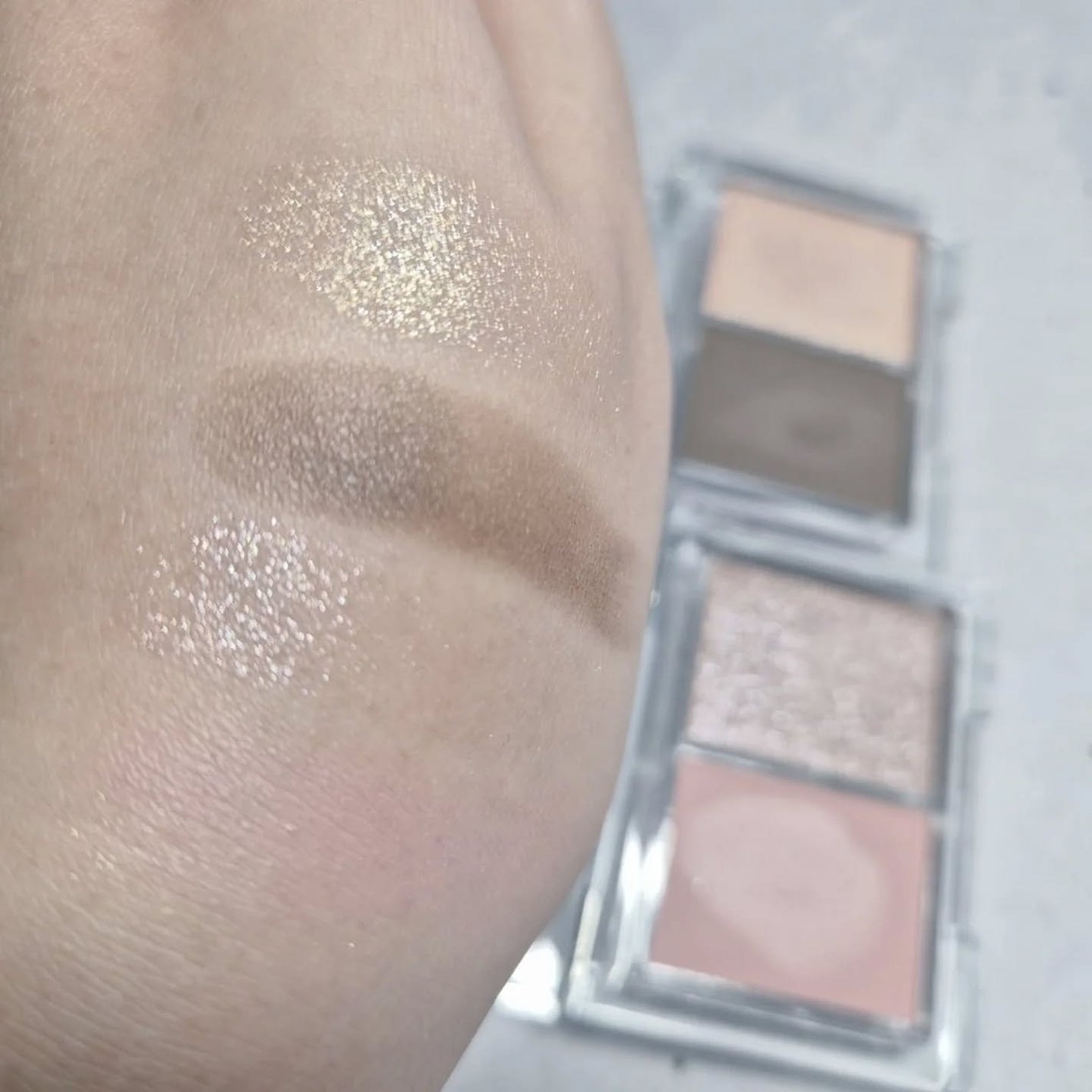 アイシャドウDUO/チャコット・コスメティクス/アイシャドウパレットを使ったクチコミ(3枚目)