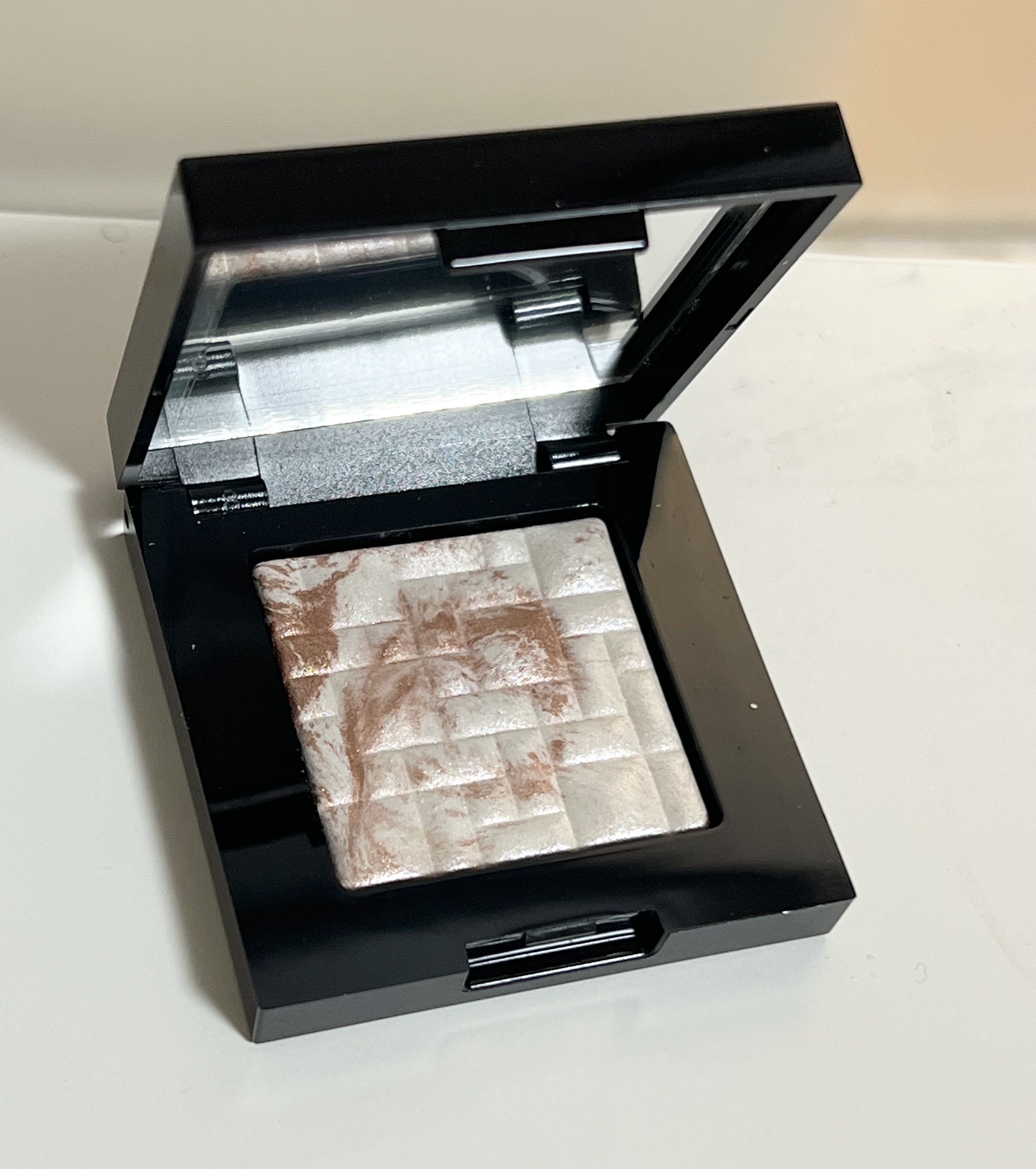 ハイライティング パウダー/BOBBI BROWN/パウダーハイライトを使ったクチコミ（1枚目）