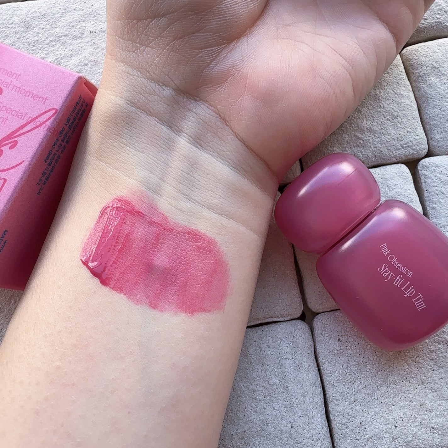 フィー ピンクオブセッションステイフィットティント/fwee/リップティントを使ったクチコミ(3枚目)