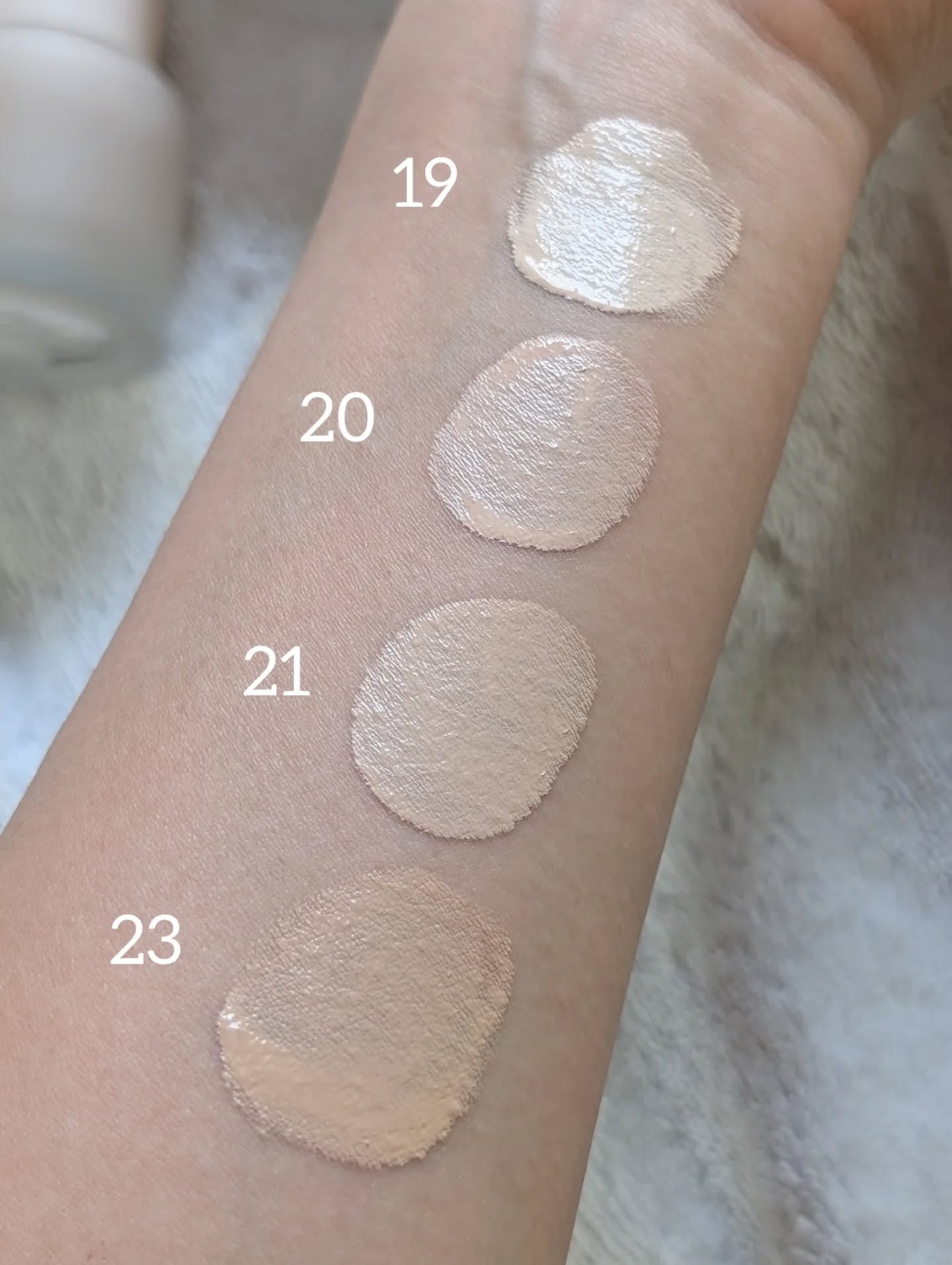 ロングウェアリング ファンデーション ミニ/2aN/リキッドファンデーションを使ったクチコミ（3枚目）