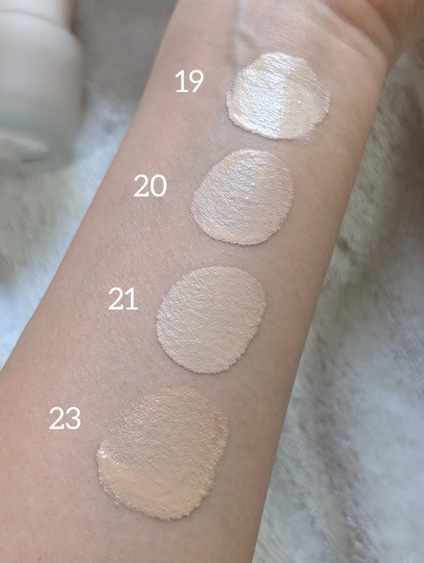 ロングウェアリング ファンデーション ミニ/2aN/リキッドファンデーションを使ったクチコミ(3枚目)