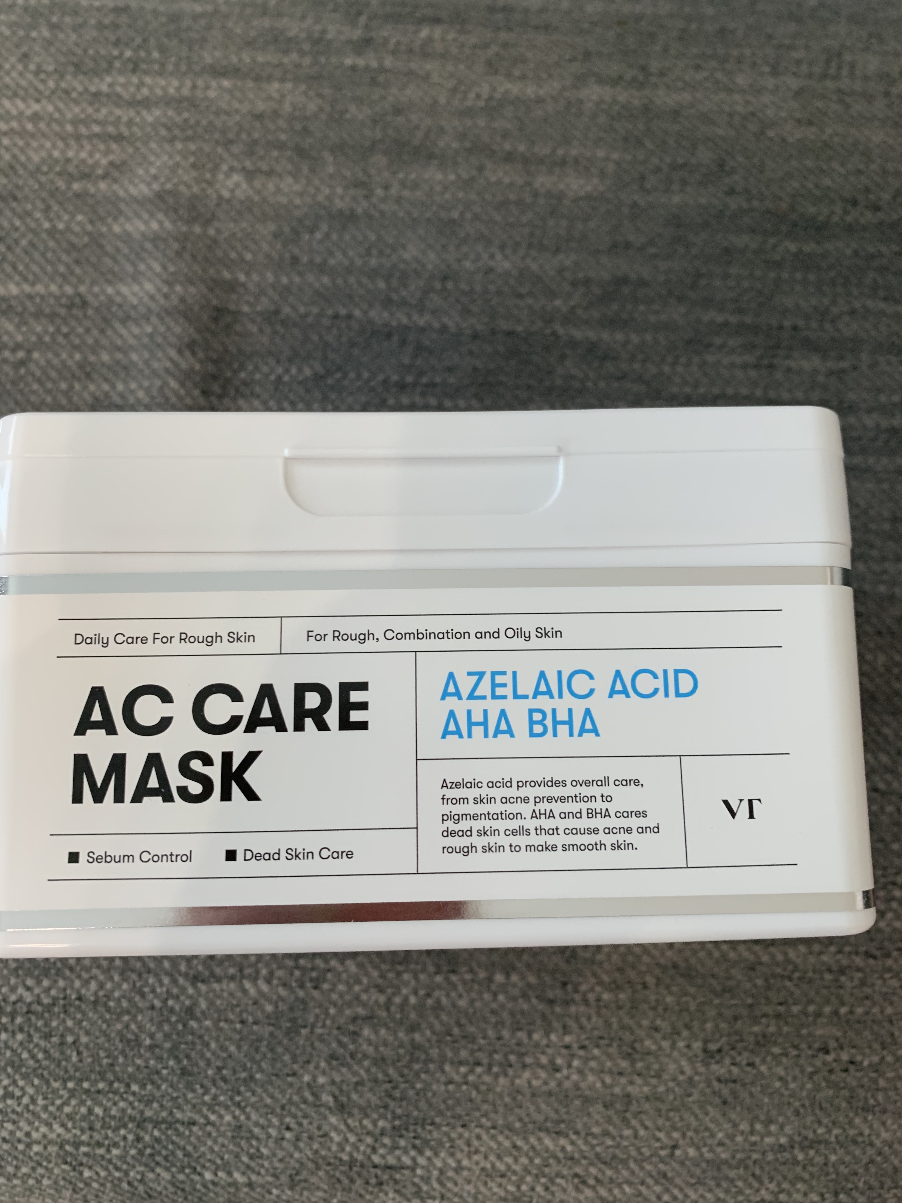 【使った商品】
VTコスメティック　ACケアマスク

〈こんな方におすすめ〉
⭐︎油水分バランスが崩れテカリが気になる肌
⭐︎乾燥によって目立つ毛穴が気になる肌
⭐︎外部刺激によりゆらいだ肌
⭐︎繰り返すゆらぎに悩んでいる肌

肌荒れの原因