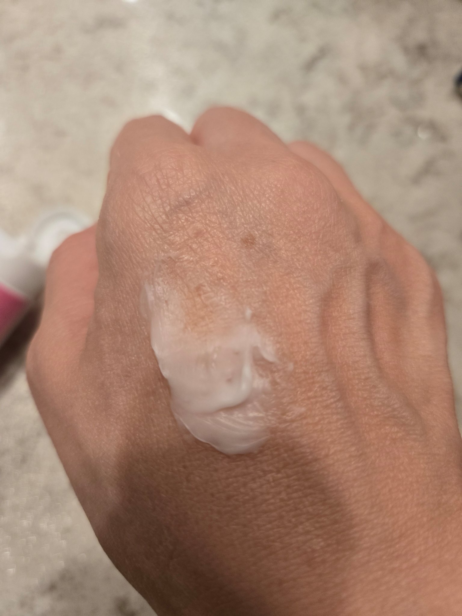 kankanのクチコミ「ヘパトリートハンドクリームを使ってみました。



こちらは、ヘパリン類似物質、ミツロウ、濃グ.....」（3枚目）