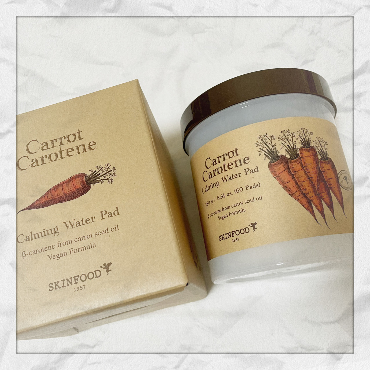 《なんでニンジンなの？🥕》

人参の中に含まれる、ベータカロテンには、
抗酸化作用に優れておりエイジングケアや
肌の鎮静に効果的な成分が含まれています✨


また、ベータカロチンは身体の中に
吸収されるとビタミンAへと変化します。


変