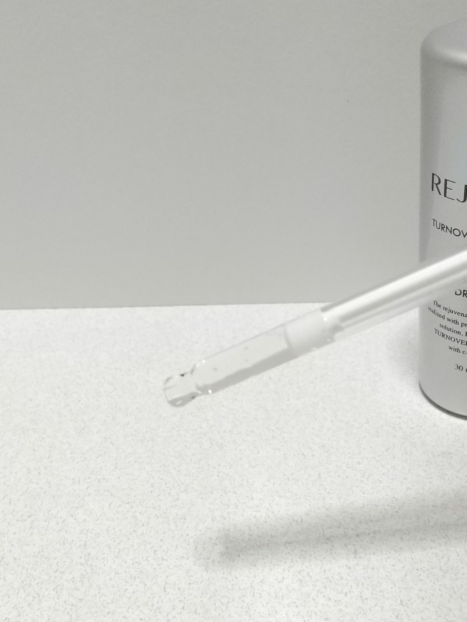 REJURAN ターンオーバーアンプル 30ml/REJURAN COSMETICS/美容液を使ったクチコミ（3枚目）