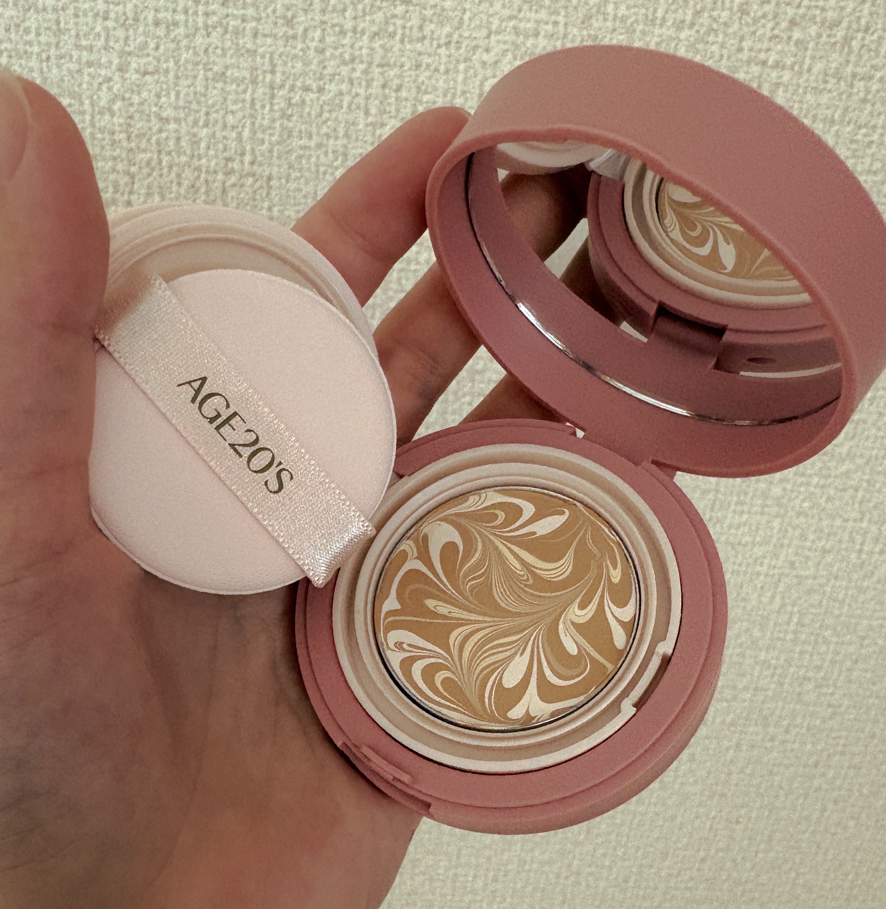 ヴェールヌーディ エッセンスパクトグロウ 10 オークル（ミニ）/AGE20’s/クリーム・エマルジョンファンデーションを使ったクチコミ（2枚目）