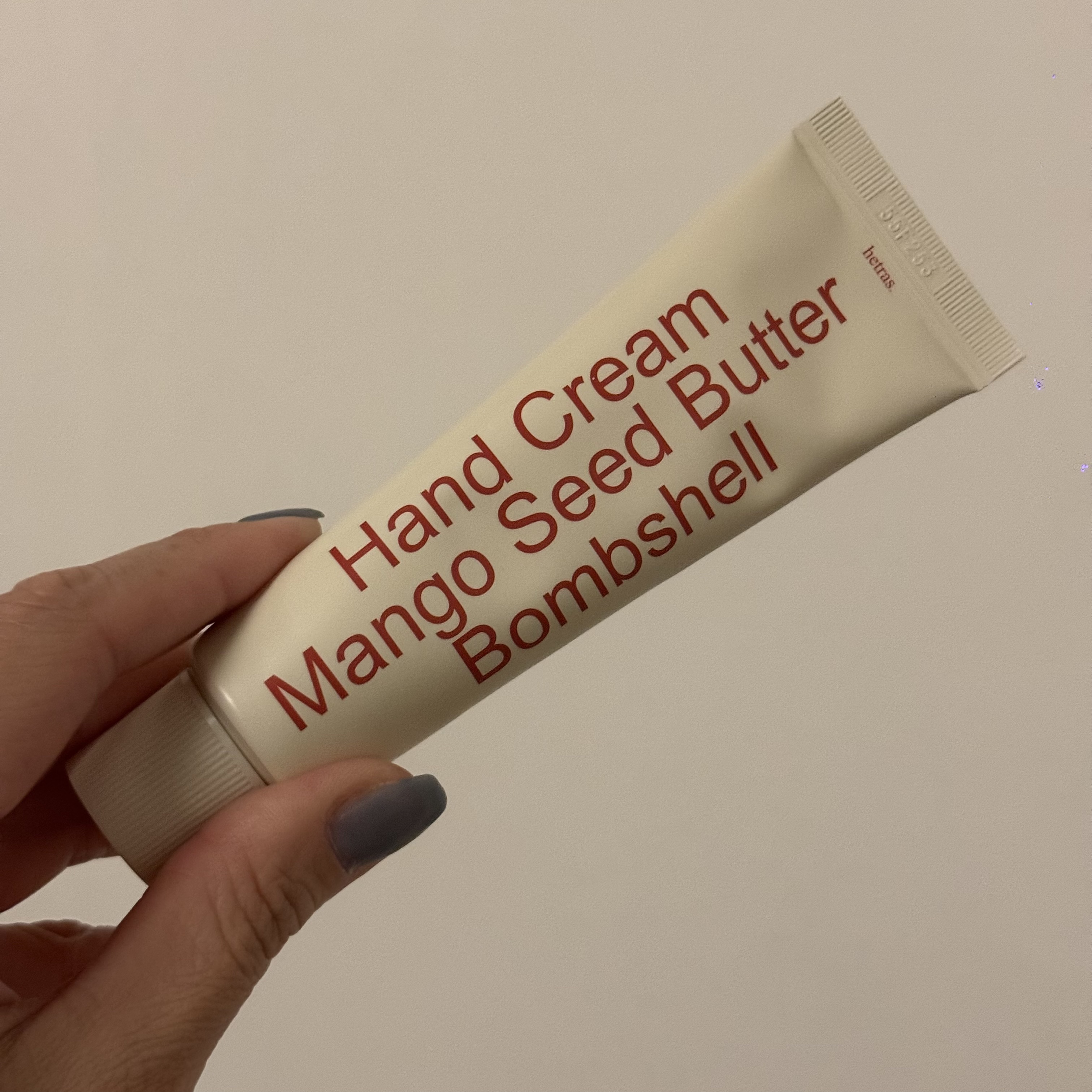 ヘトラス マンゴーシードバター パフューム ハンドクリーム/hetras/ハンドクリームを使ったクチコミ（2枚目）