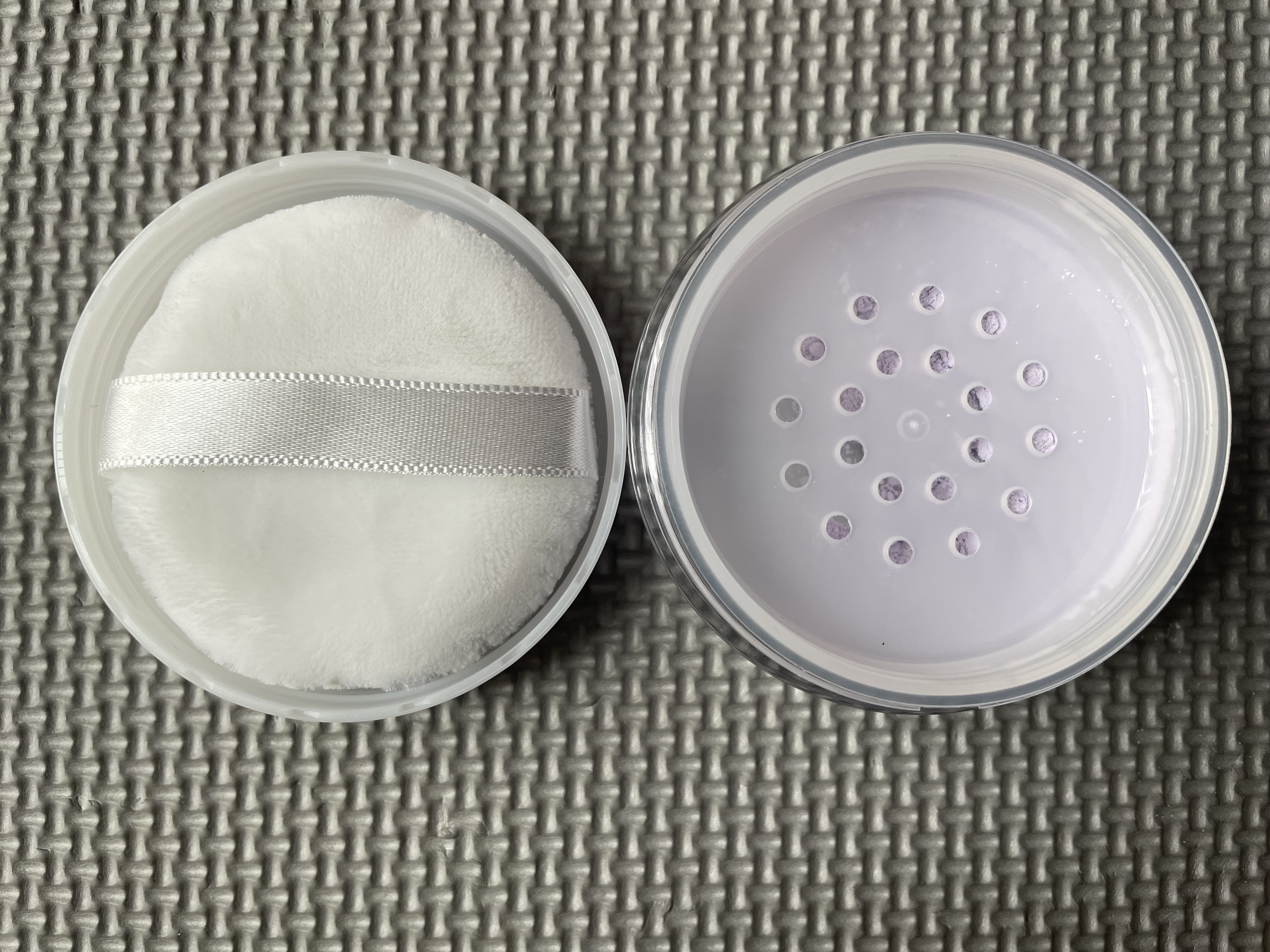 ルースパウダー＜テカリ防止タイプ＞/Moist Labo/ルースパウダーを使ったクチコミ（2枚目）