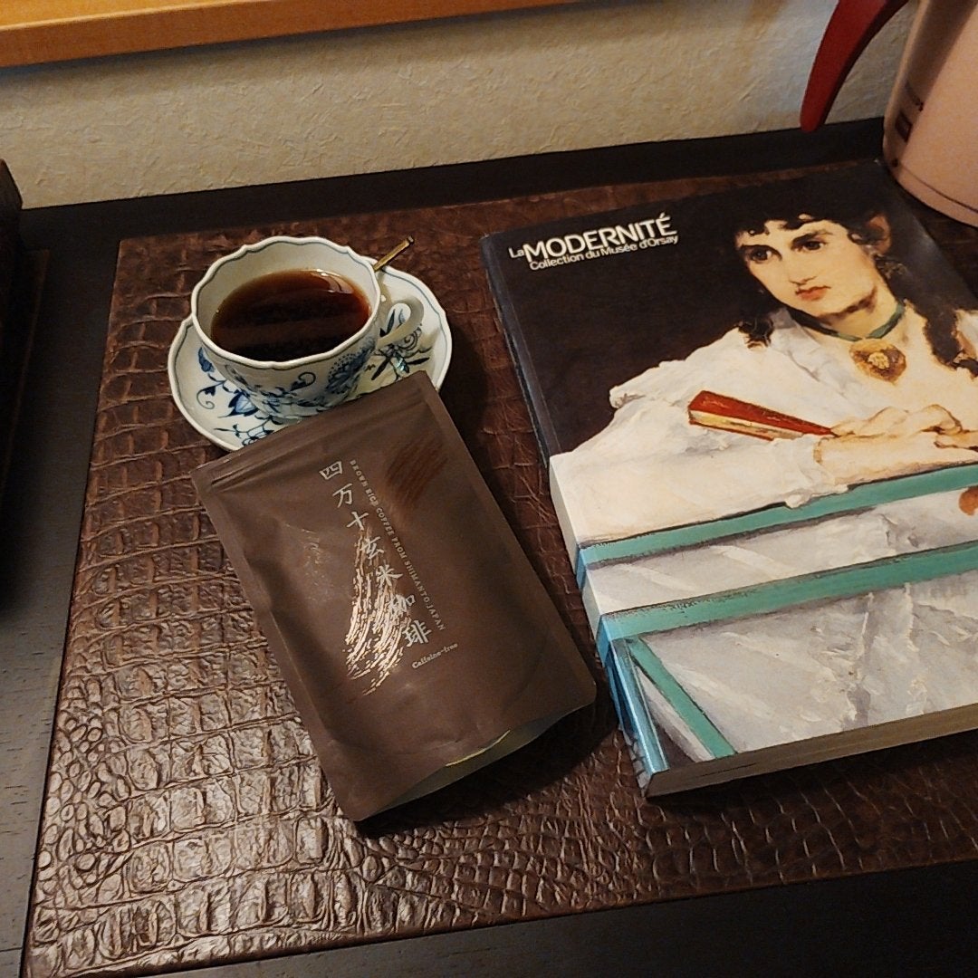 mcgroupakiko on LIPS 「窓を開けて画集をみていると鈴虫の合唱が聞こえてきます。耳を澄ま..」(5枚目)