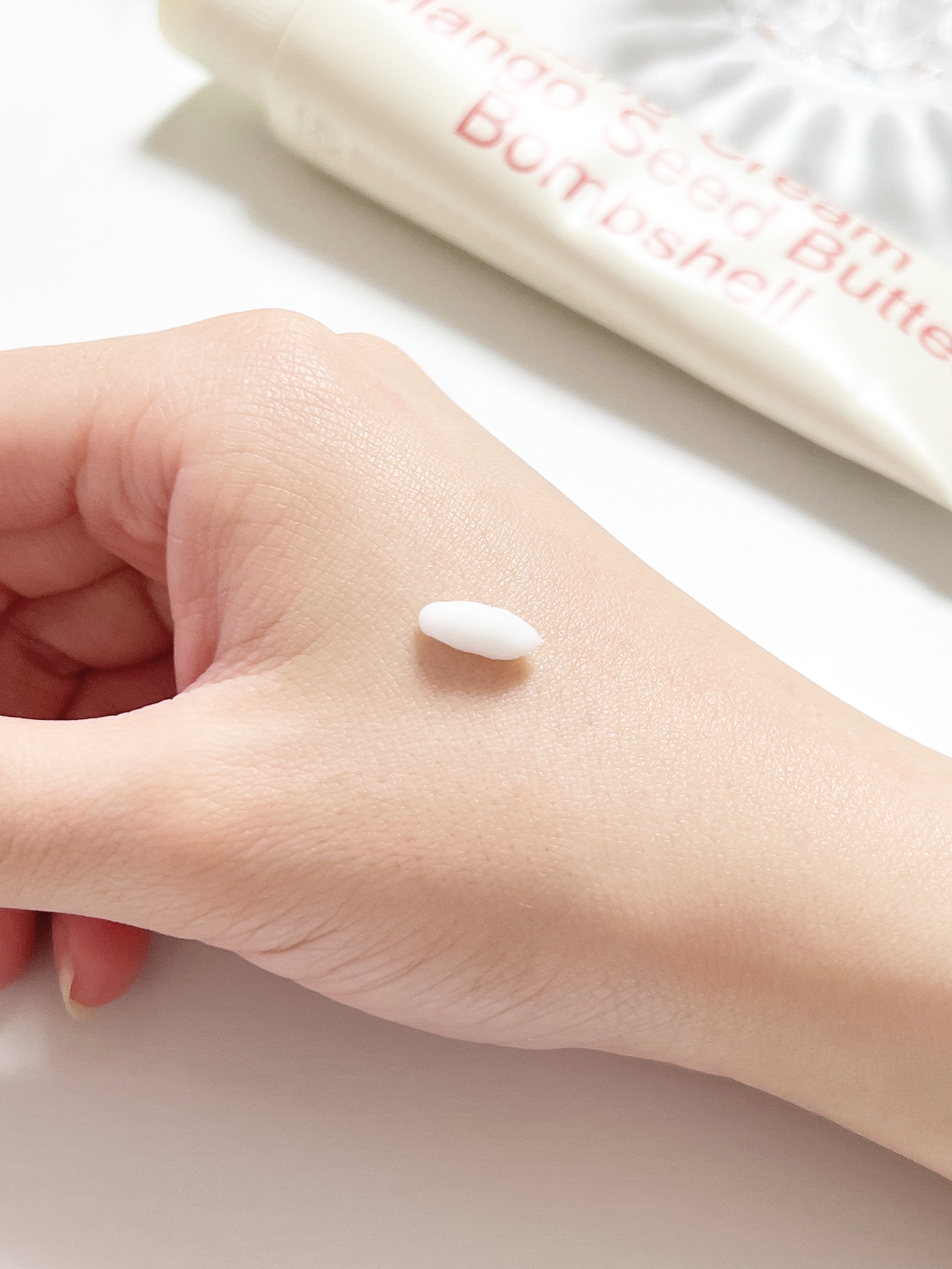 パフュームシルキーハンドクリーム/hetras/ハンドクリームを使ったクチコミ（2枚目）