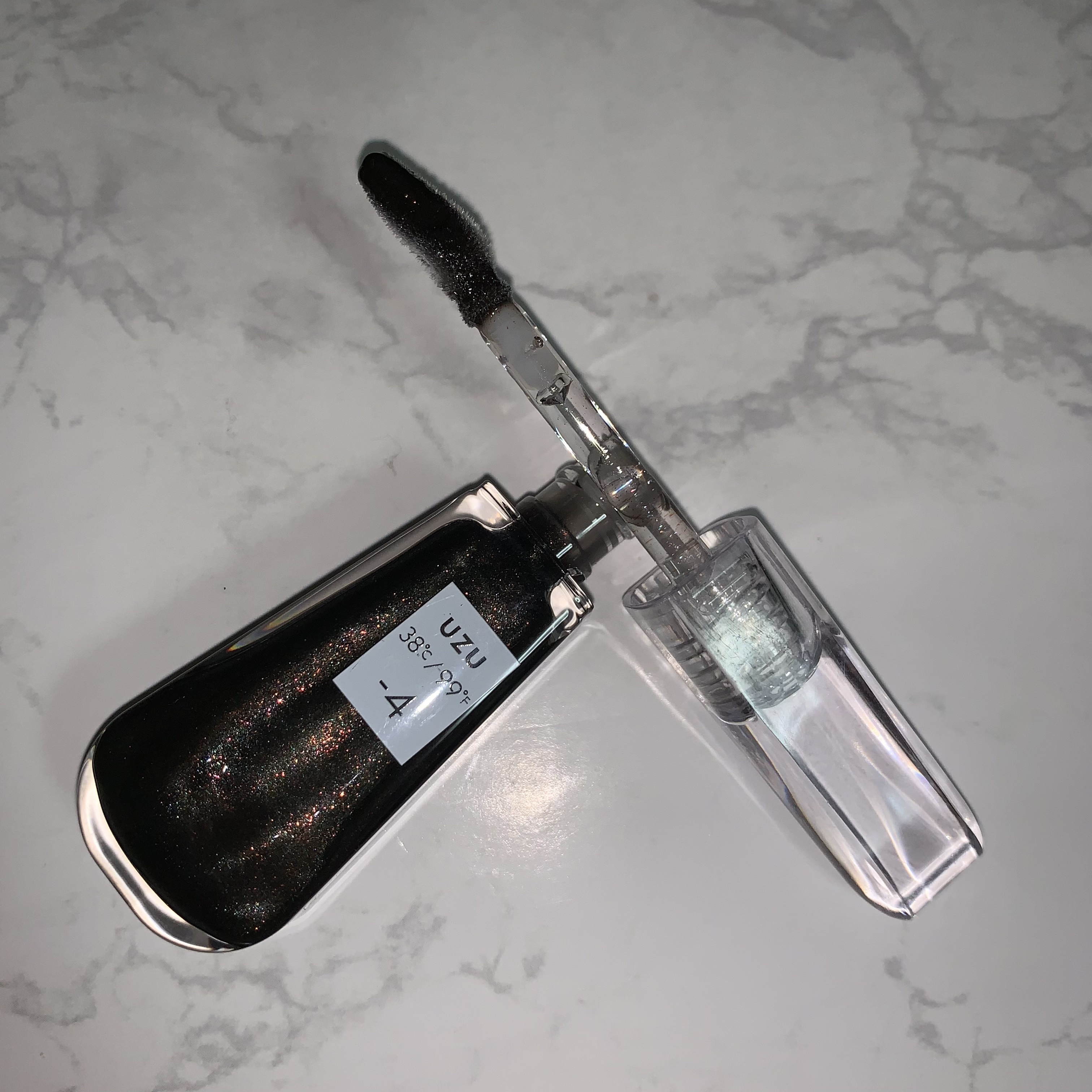 38°C / 99°F リップトリートメント (リップ美容液)/UZU BY FLOWFUSHI/リップケアを使ったクチコミ（1枚目）