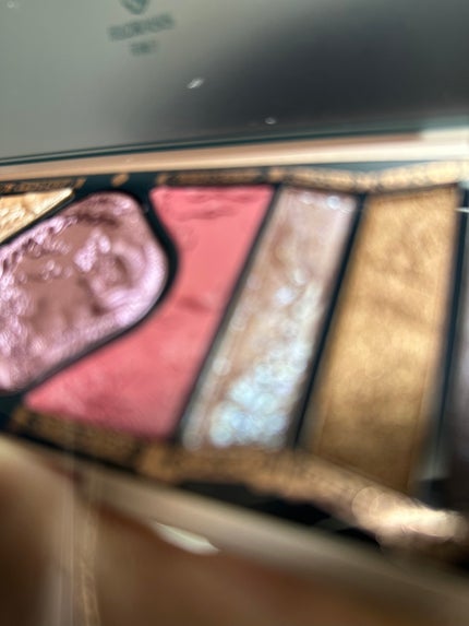 牡丹鏤月浮雕 百鳥朝鳳/花西子/アイシャドウパレットを使ったクチコミ(5枚目)