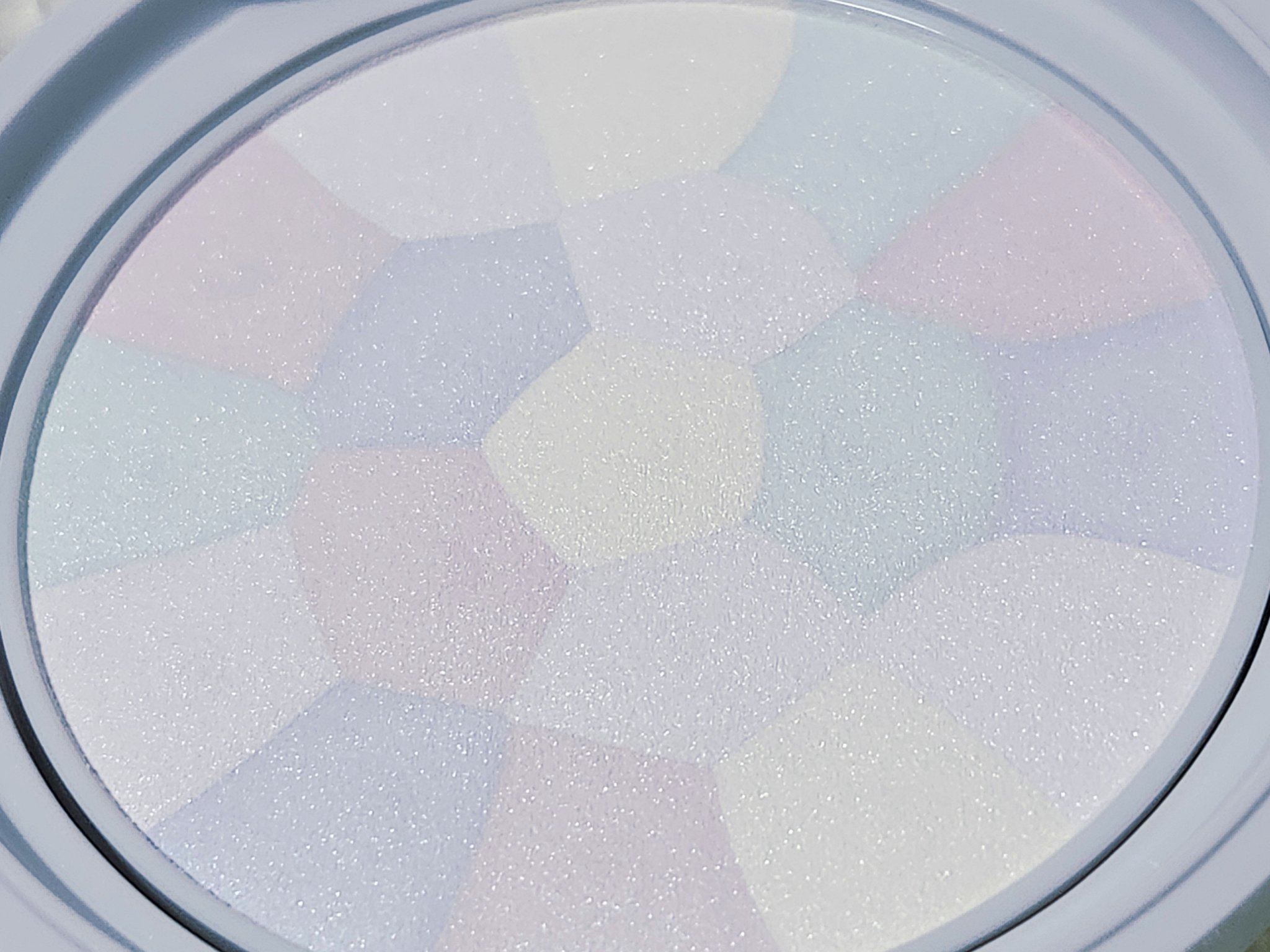 イルミネイティングフィニッシュパウダー　～Abloom～/キャンメイク/プレストパウダーを使ったクチコミ（2枚目）