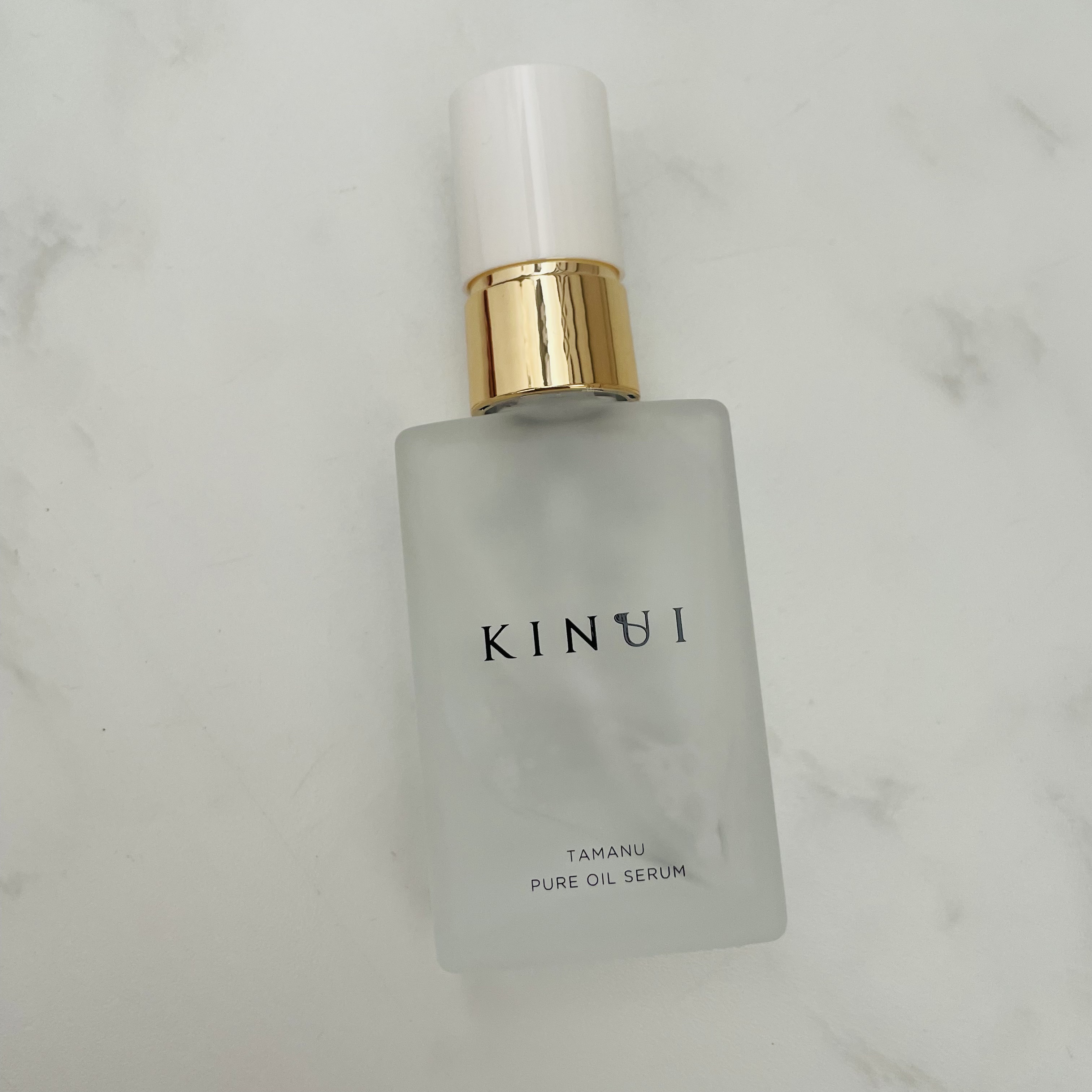 
KINUI / タマヌピュアオイルセラム

肌にスッと馴染む軽やかなテクスチャで、ベタつかずしっとりとした使い心地。
オイルだけれど、とても軽やかで好きな使用感◎

天然由来の成分にこだわっているので、ゆらぎやすい時期にも使いやすく感じま