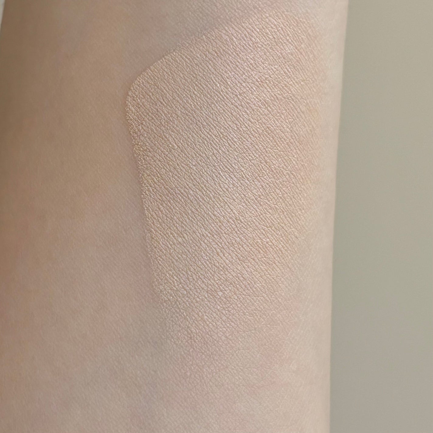 リップ バーム オプティマイジング ケア/PRADA BEAUTY/リップバームを使ったクチコミ(4枚目)