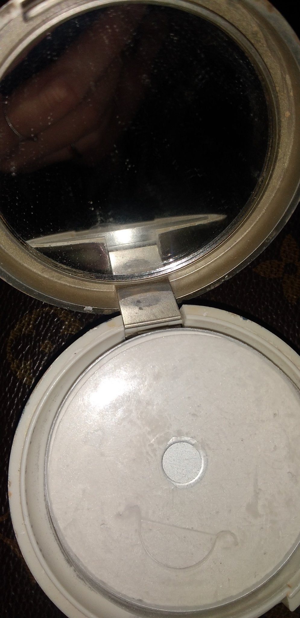 毛穴レスパウダー/CEZANNE/プレストパウダーを使ったクチコミ(1枚目)