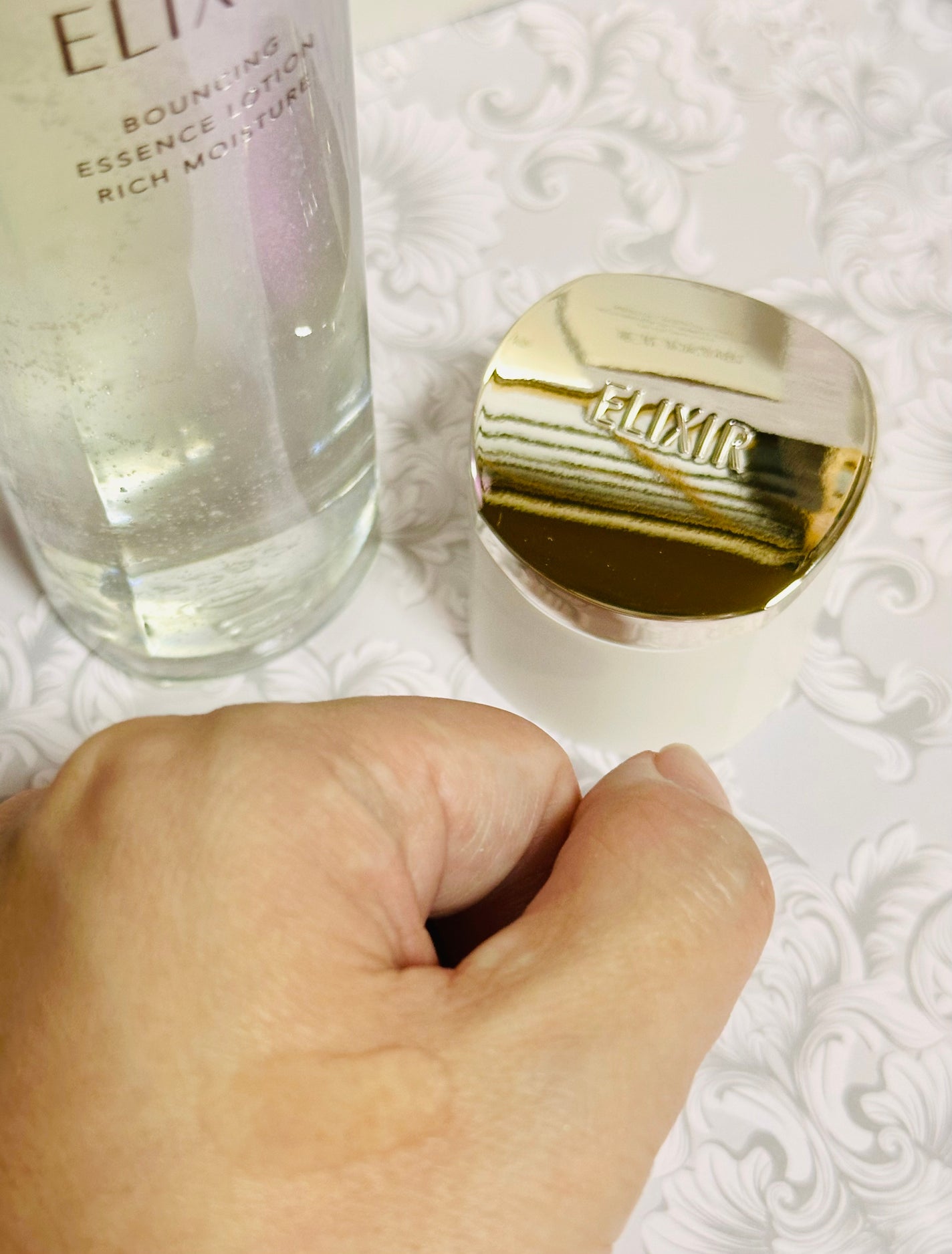 リフトモイスト ローション しっとりタイプ ba/エリクシール/化粧水を使ったクチコミ(4枚目)