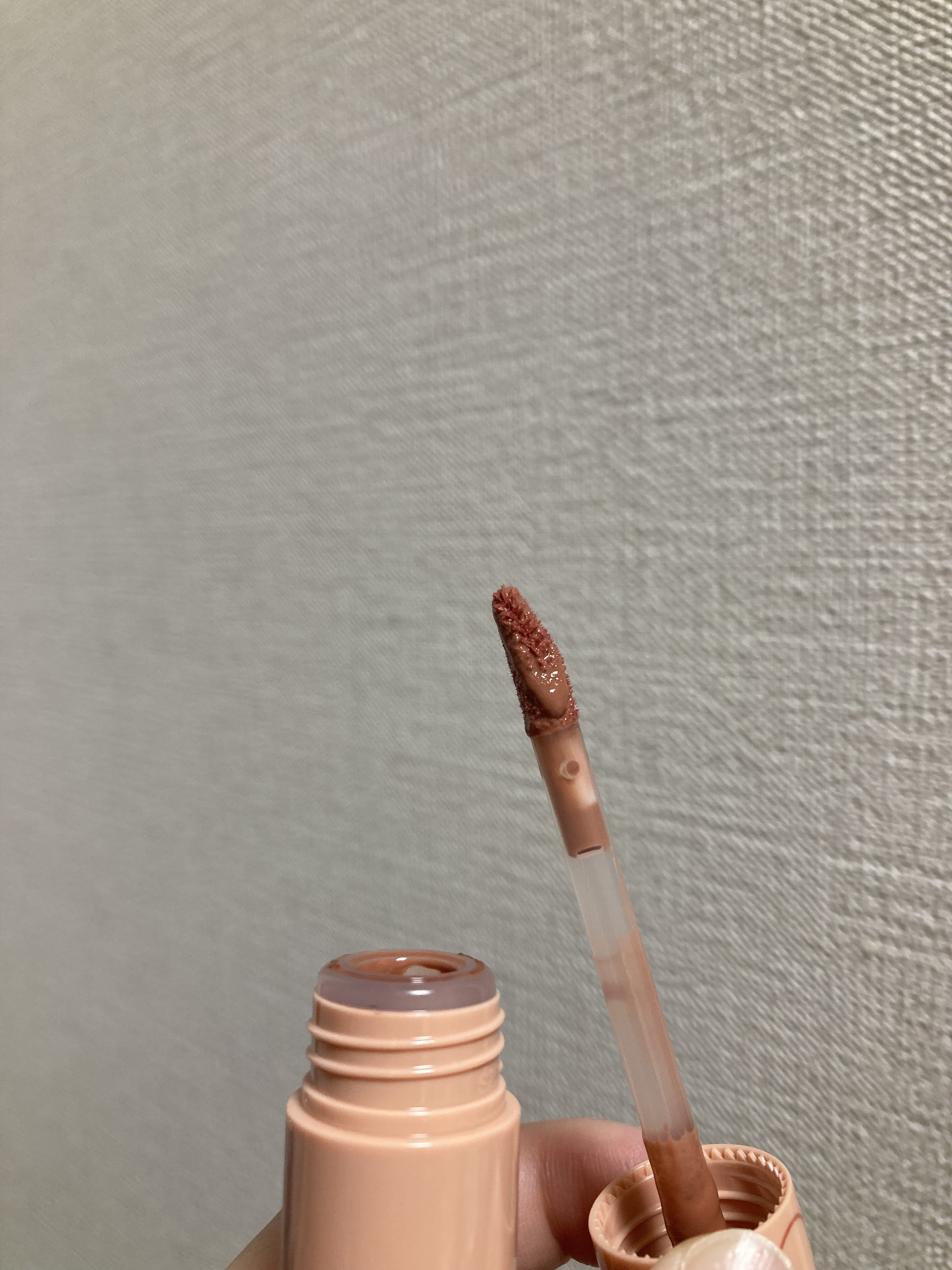 ジューシーラスティングティント/rom&nd/リップティントを使ったクチコミ（2枚目）