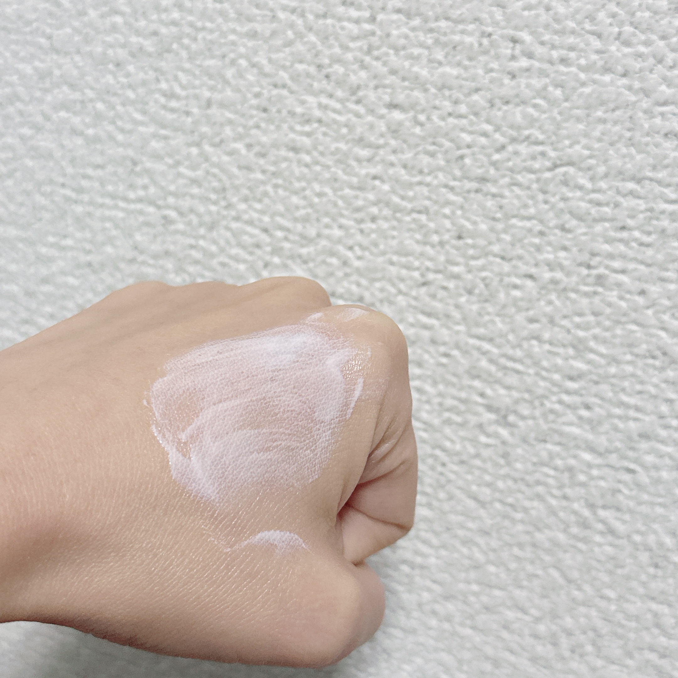 プロディフェンス ホワイトニングUV エッセンス/サンカット®/日焼け止めローションを使ったクチコミ（3枚目）