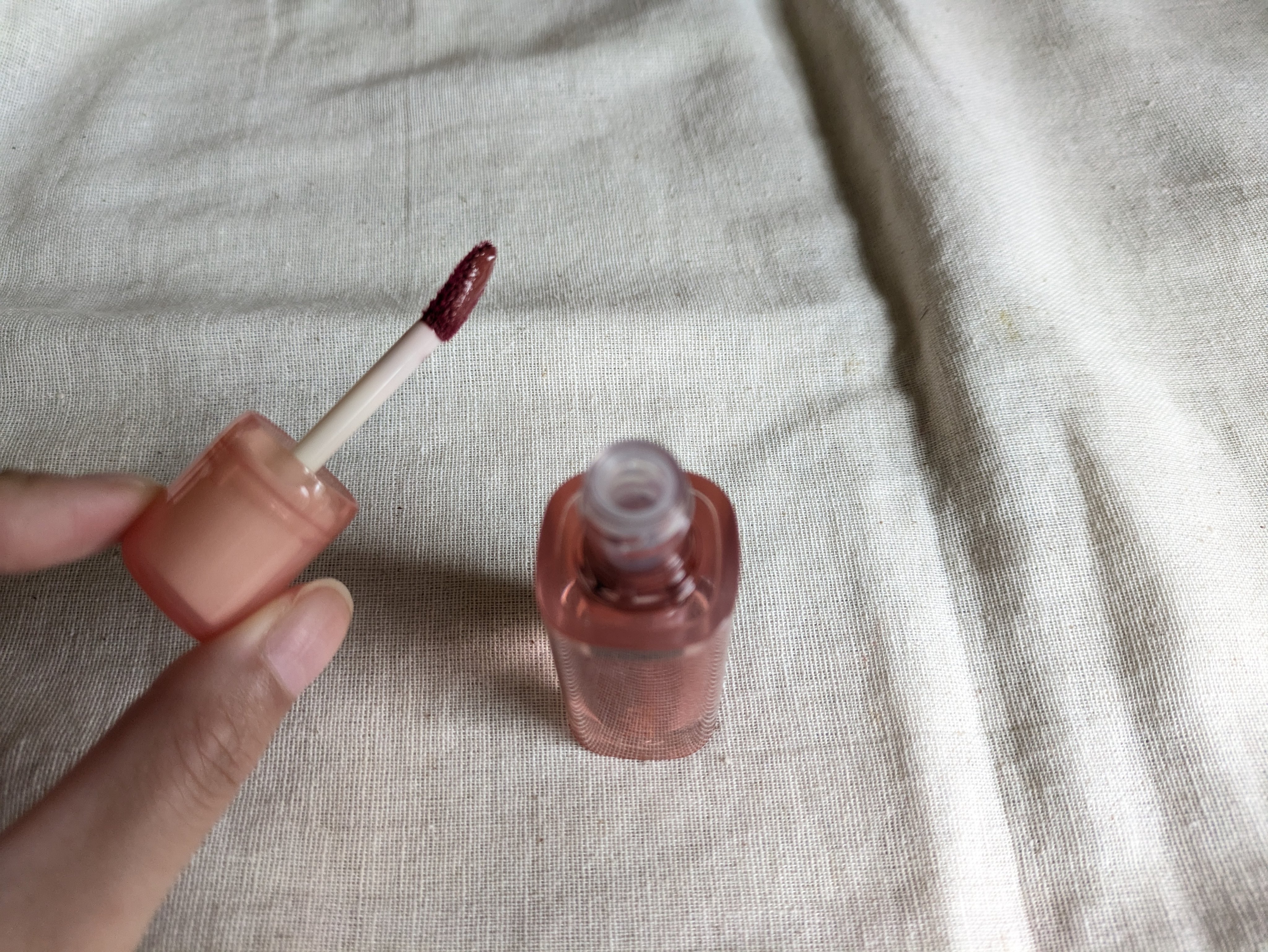 ジェリーイングヌードグロス 307 ココリング/Laka/リップグロスを使ったクチコミ（2枚目）