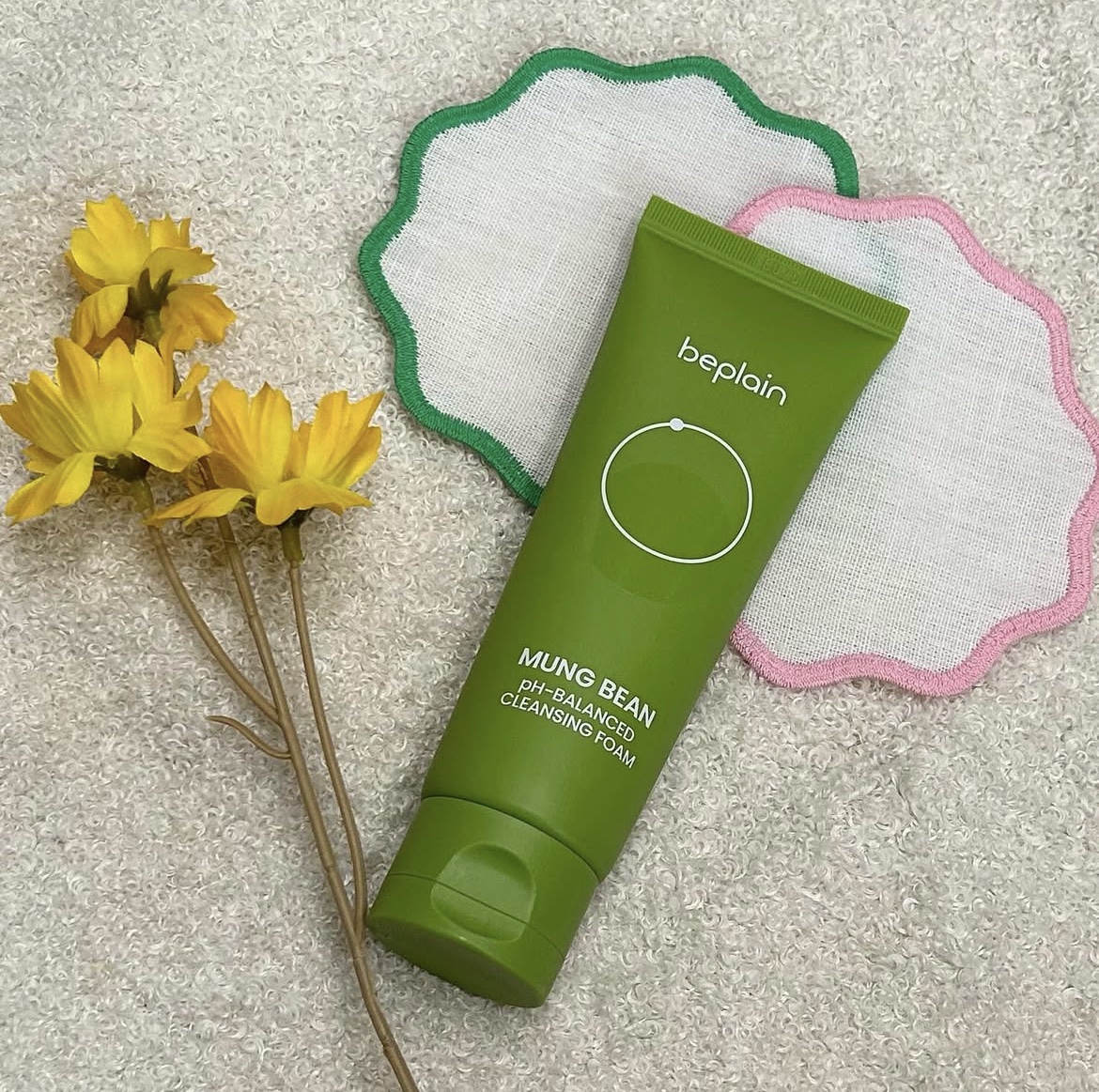 


#PR @beplain_jp

✎𓂃緑豆弱酸性 洗顔フォーム

しっとり＆スッキリして
ツルスベ肌になる洗い上がり感✨

ふわふわの泡で肌に優しい
使い心地で洗顔できる♪

#beplain #ビープレーン #洗顔フォーム #緑豆