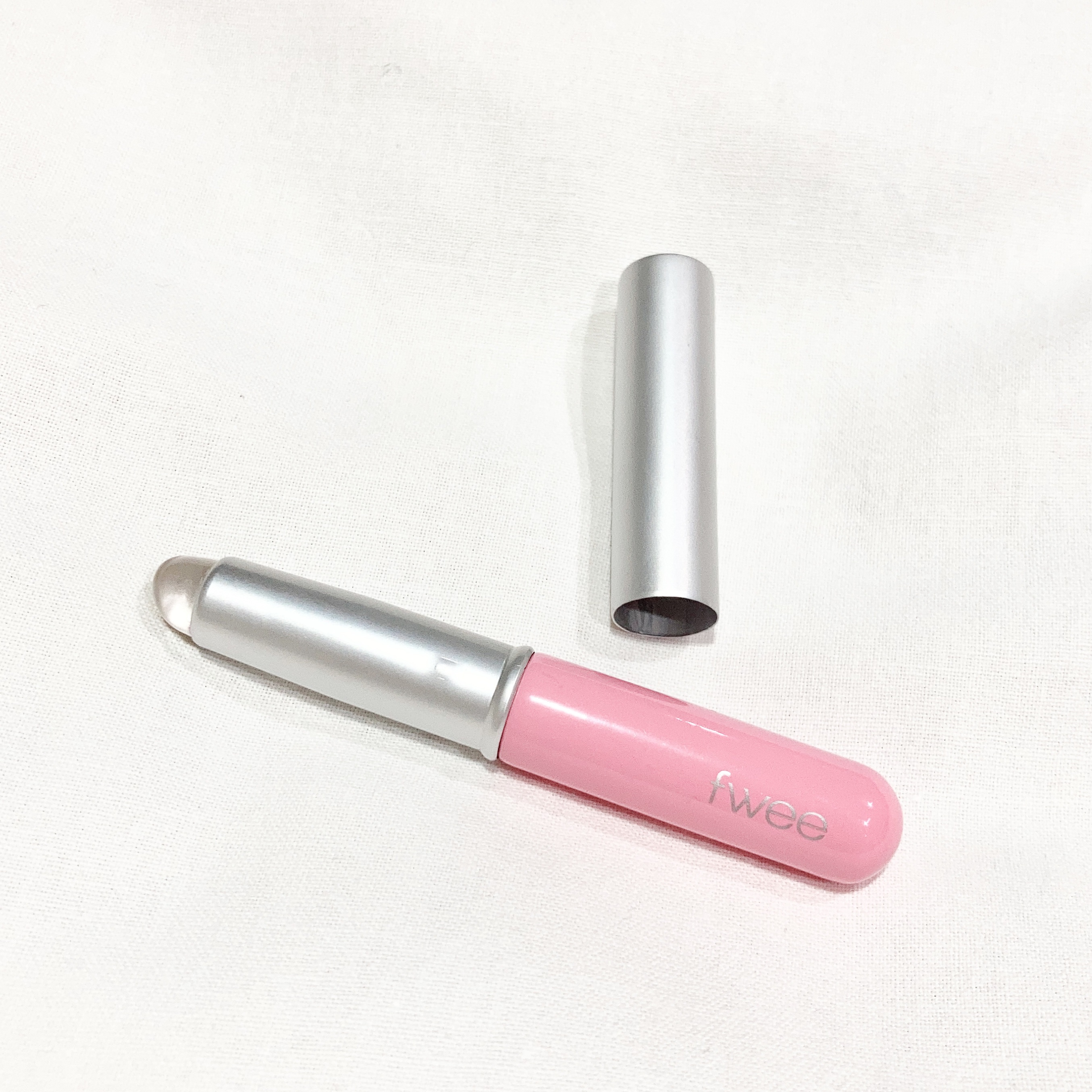 fwee フィンガーライク シリコンリップブラシ スリムのクチコミ「ーーーーーーーーーーーーーーーー
fwee
フィンガーライク シリコンリップブラシ
スリム
ー.....」（1枚目）