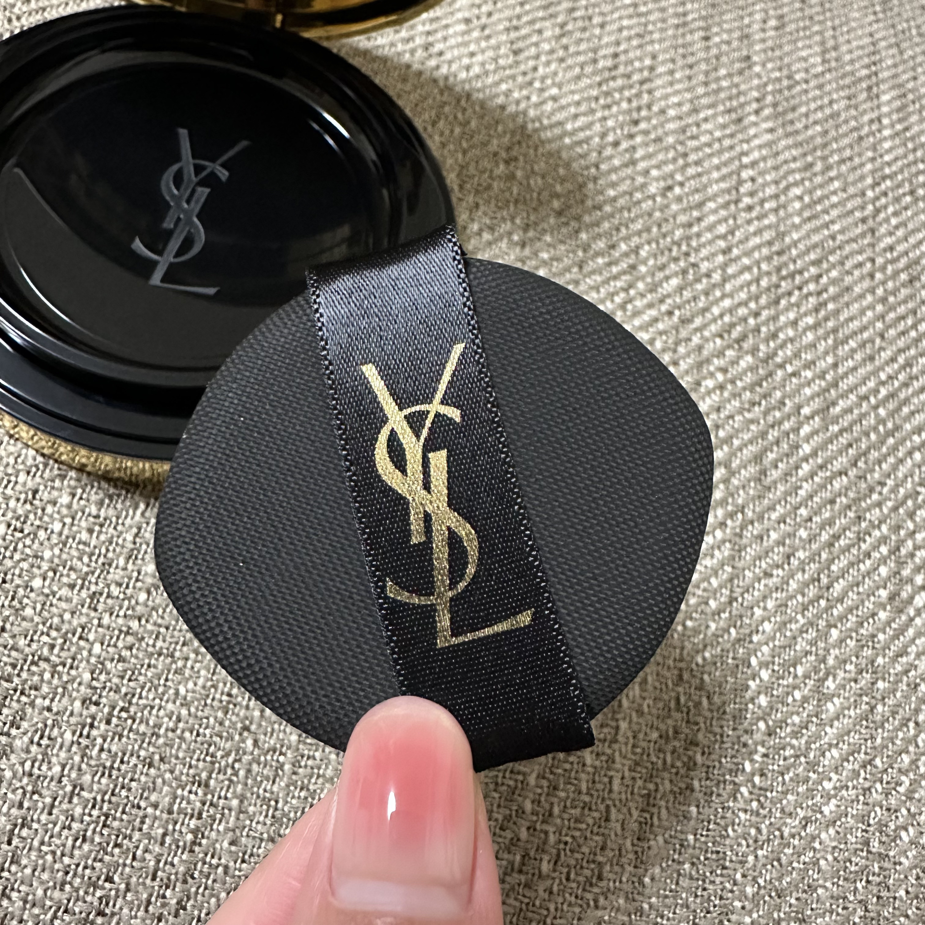 ラディアント タッチ グロウパクト BR10/YVES SAINT LAURENT BEAUTE/クッションファンデーションを使ったクチコミ（3枚目）