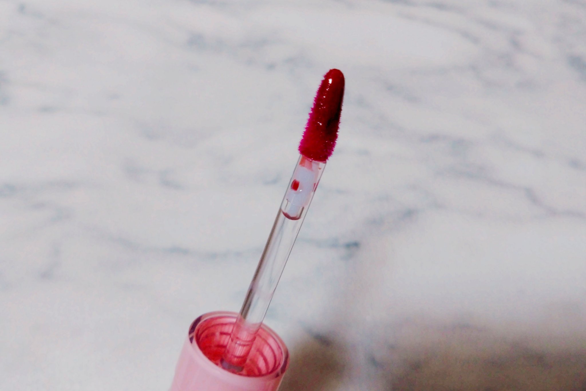 ジューシーパンピンググロス/INTO U/リップグロスを使ったクチコミ（2枚目）