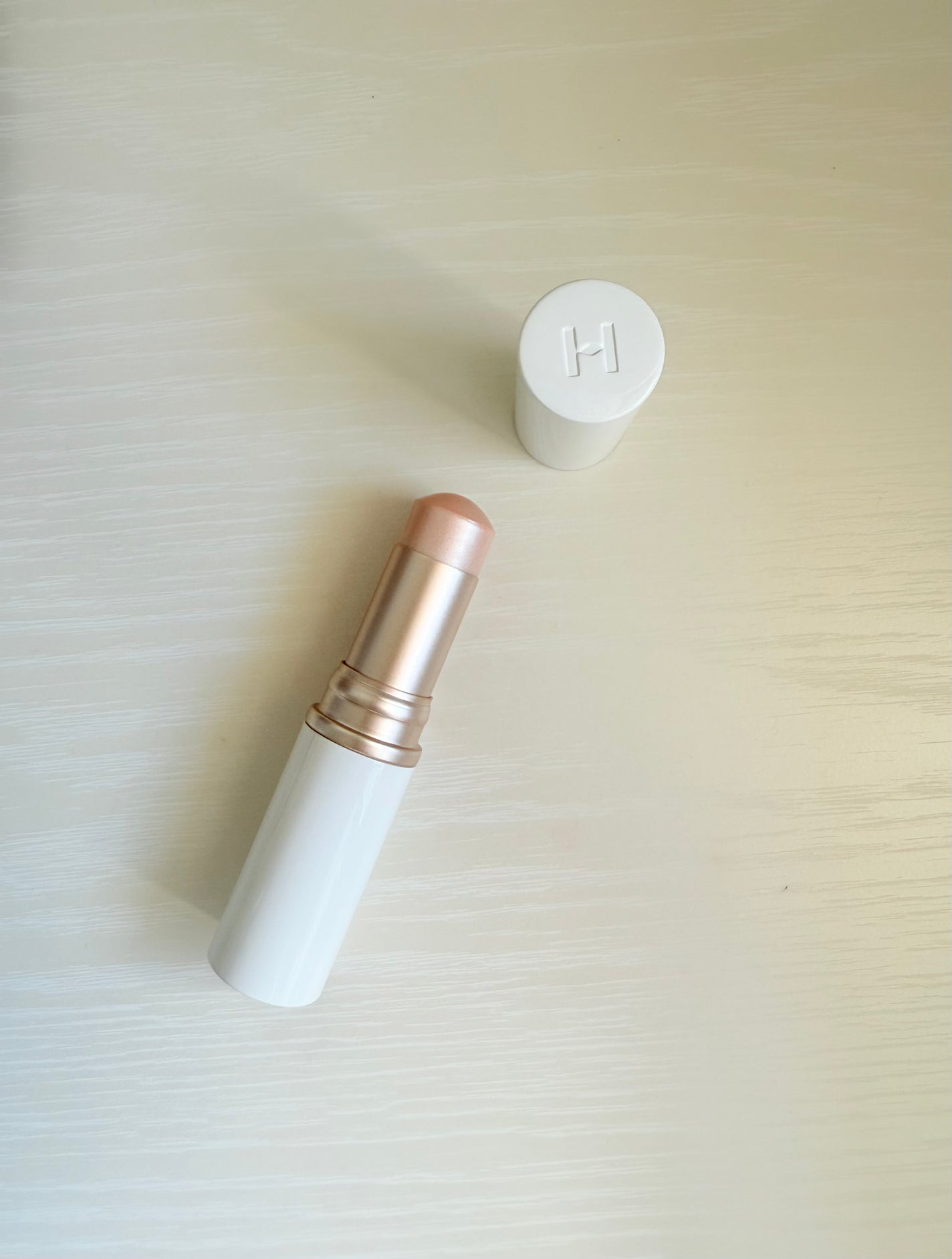 トゥルーディメンションラディアンスバーム/hince/スティックハイライトを使ったクチコミ(1枚目)