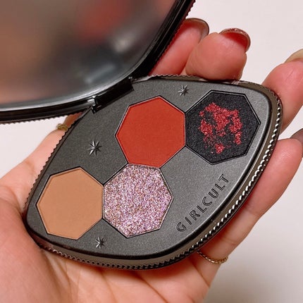 Hallucination Eyeshadow Palette/GirlCult/アイシャドウパレットを使ったクチコミ(4枚目)