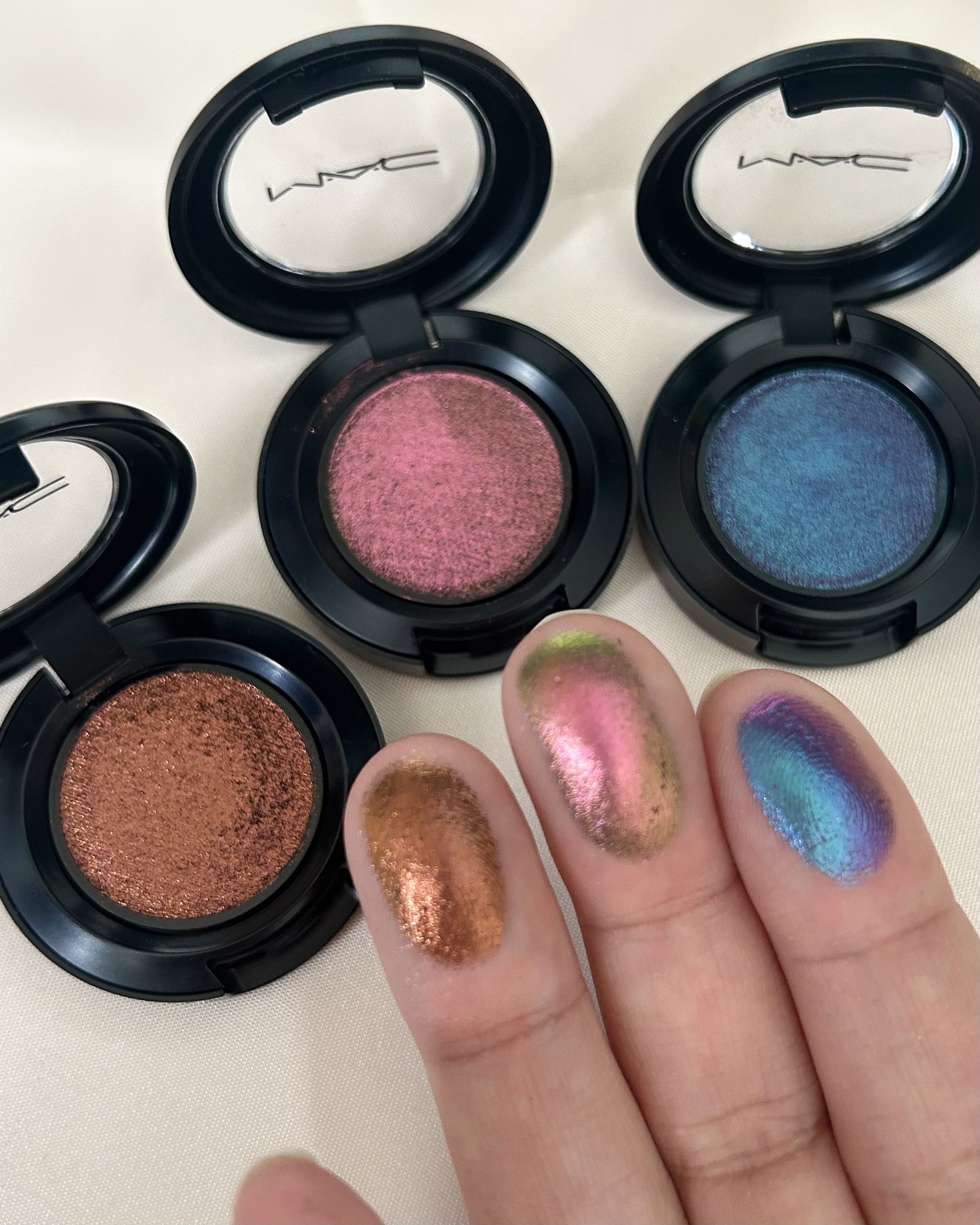 アイシャドウ シェードシフト クローム/M・A・C/単色アイシャドウを使ったクチコミ（1枚目）