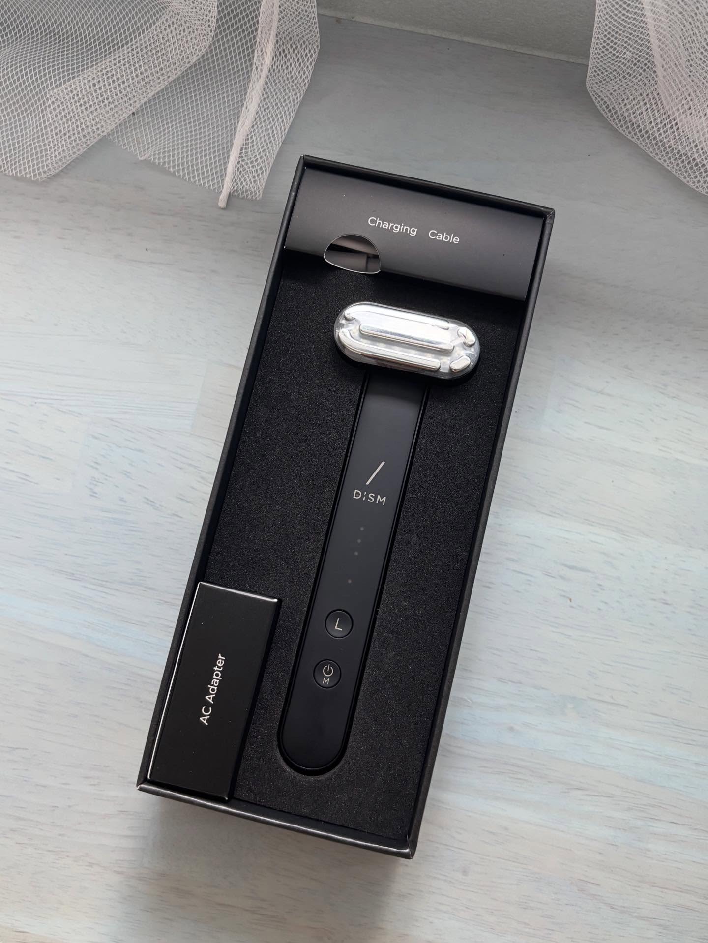 ディズム
EMS EER メディスキンケアデバイス
⁡
┈
⁡
世界初*のうるおい浸透機能を搭載した
美容医療発想のメディケア美顔器✨
⁡
*EERモード(EMS、エレクトロボレーション、RFの組合せ)が搭載された本T字型美顔器(T字切り替