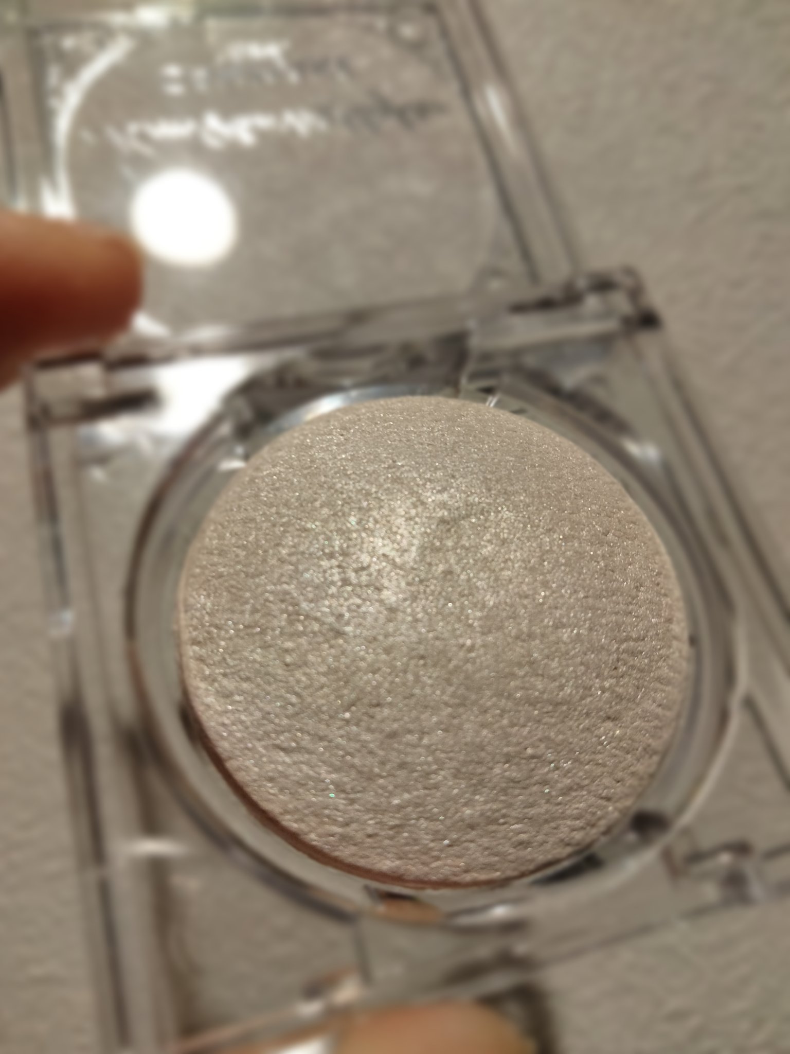 ムーングロウハイライター 01 ムーングロウホワイト/キャンメイク/ハイライトを使ったクチコミ（2枚目）