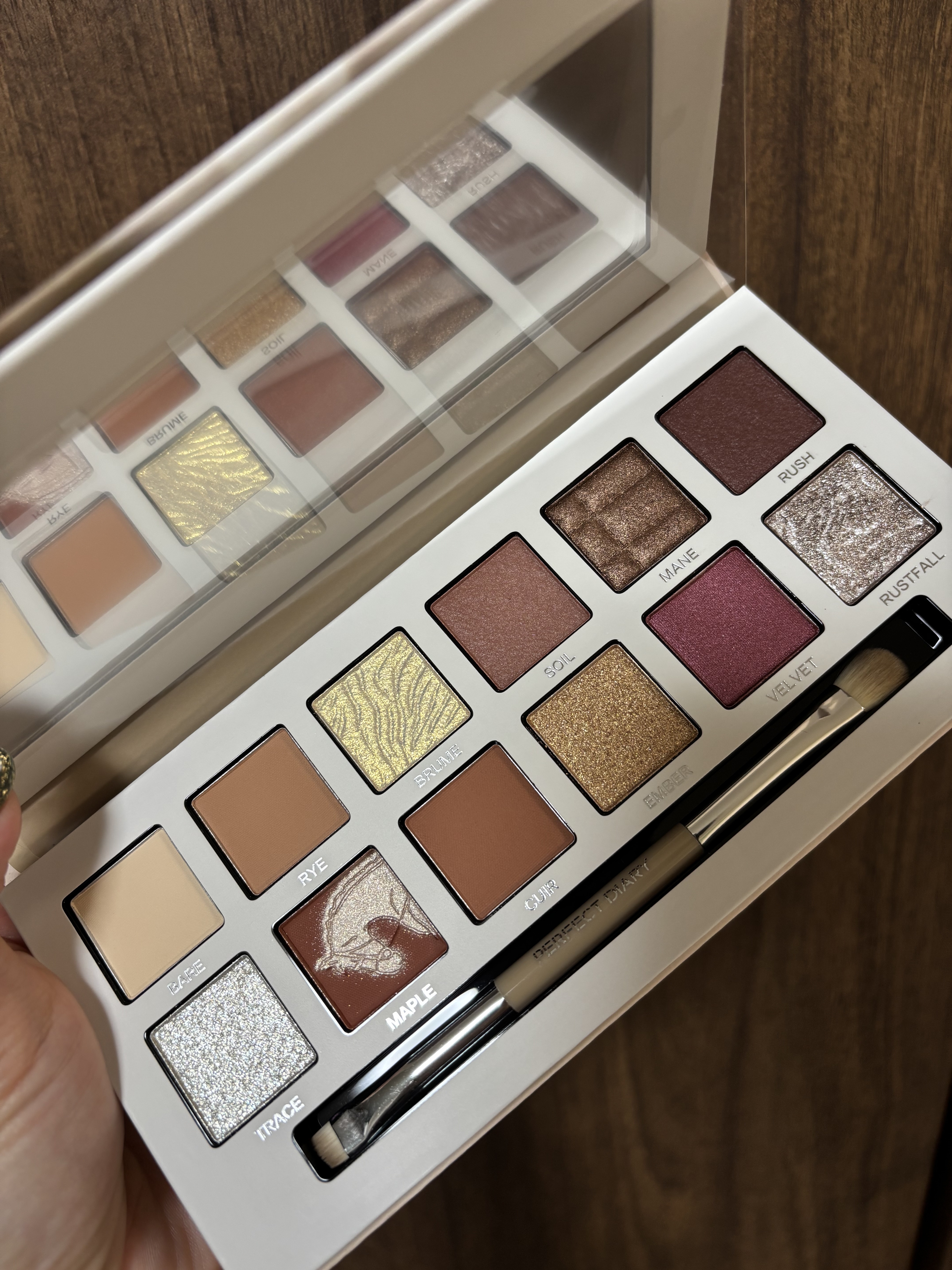 エクスプローラ12色 動物アイシャドウパレット オータムチェスナット/PERFECT DIARY/アイシャドウパレットを使ったクチコミ（2枚目）